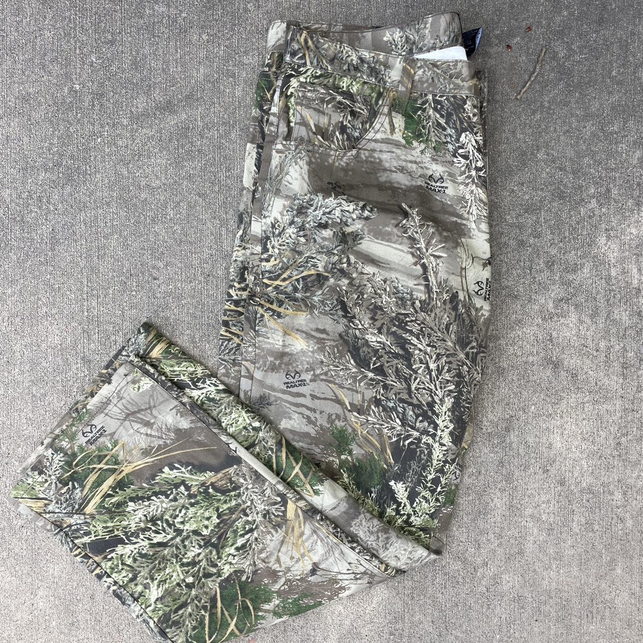 38x32 RealTree Camo Baggy... - Depop