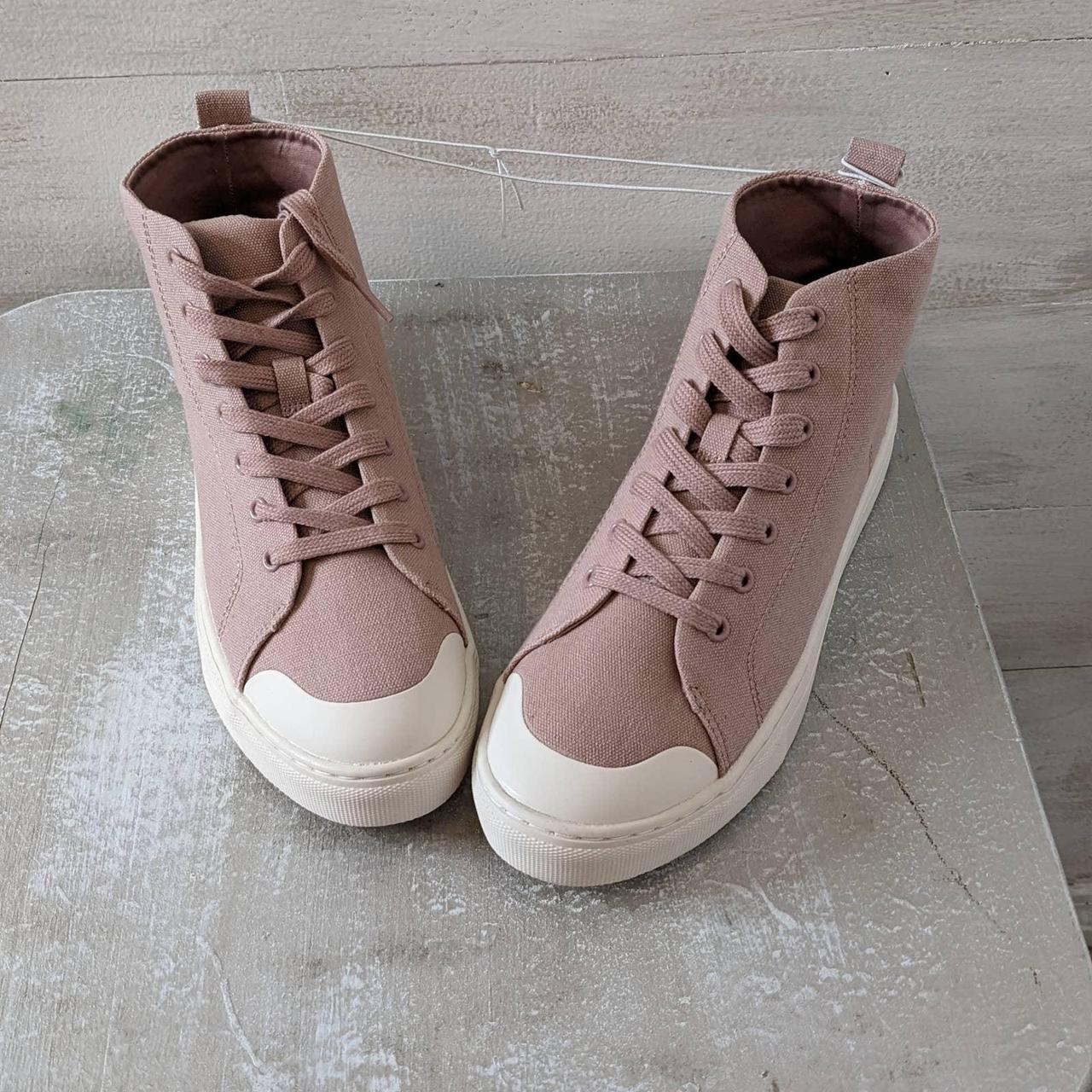 Universal thread 2024 high top sneakers