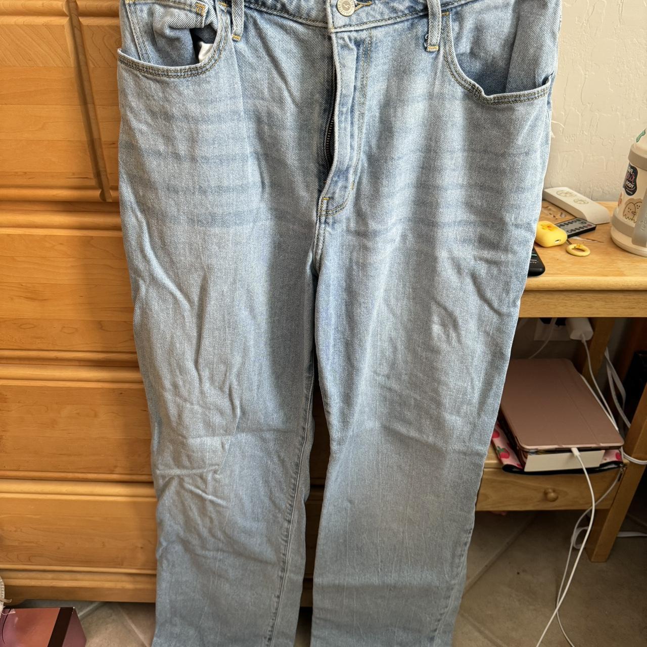 Hollister light wash dad jeans high rise size 11R Depop