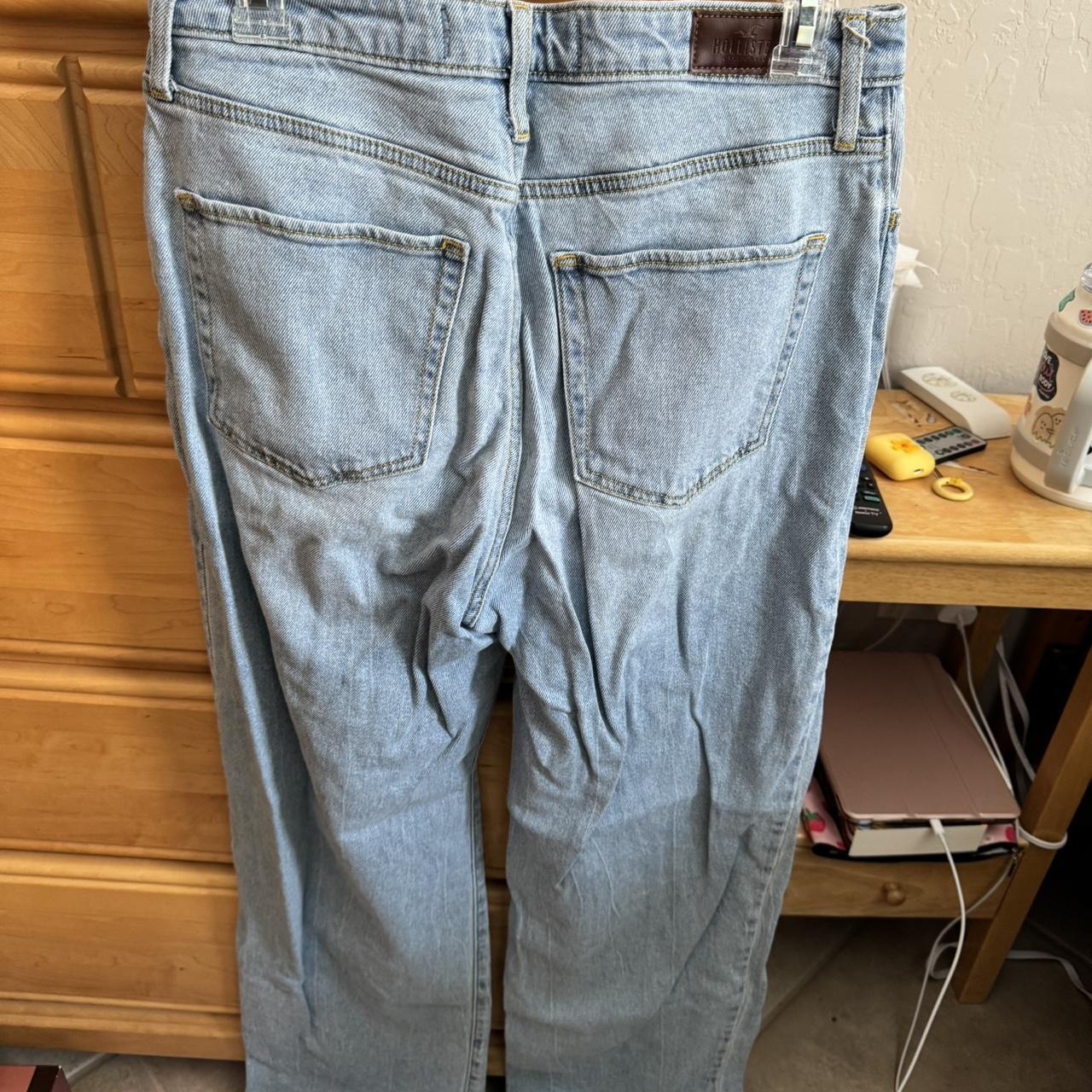 Hollister light wash dad jeans high rise size 11R Depop