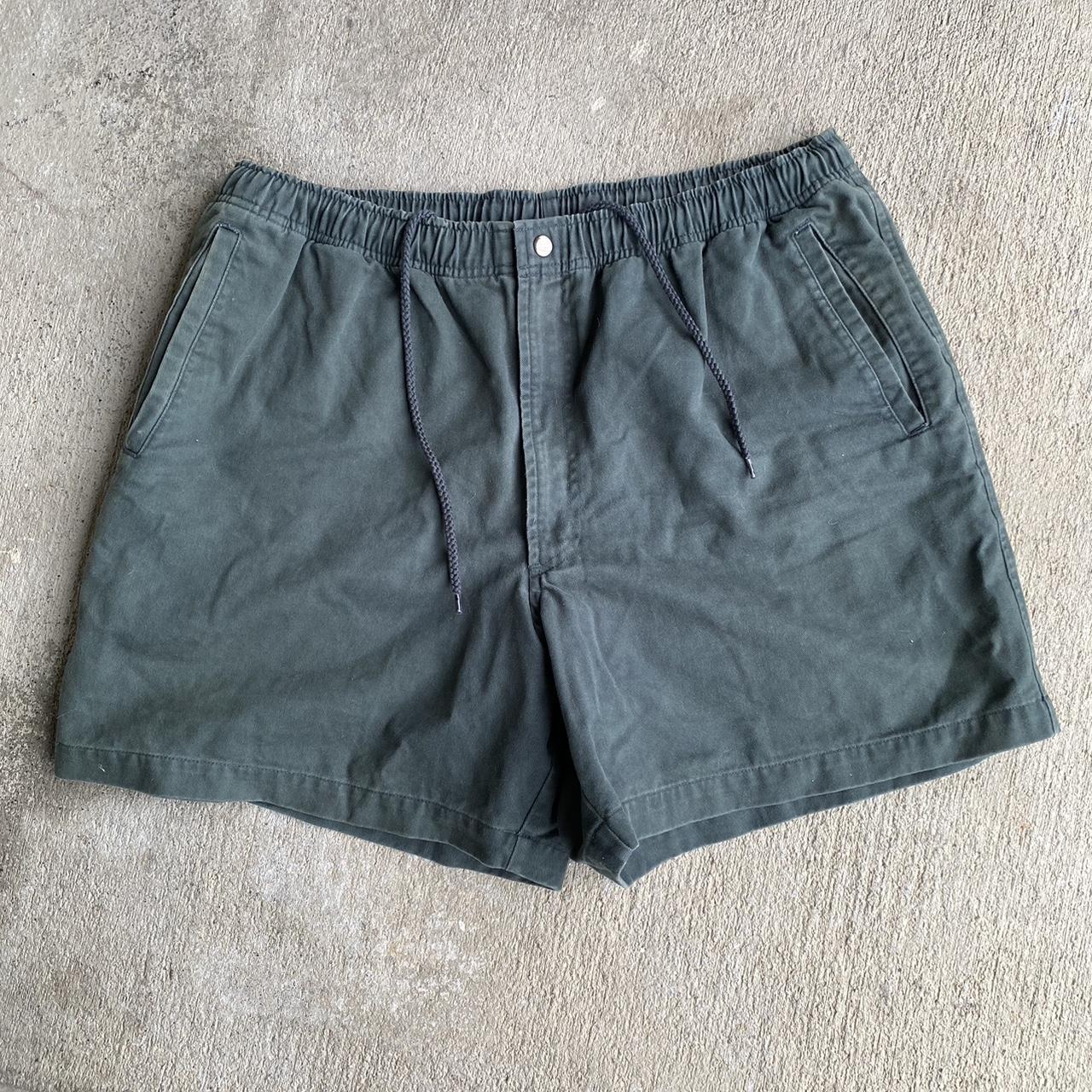 Roundtree & Yorke Men's Green Shorts Depop