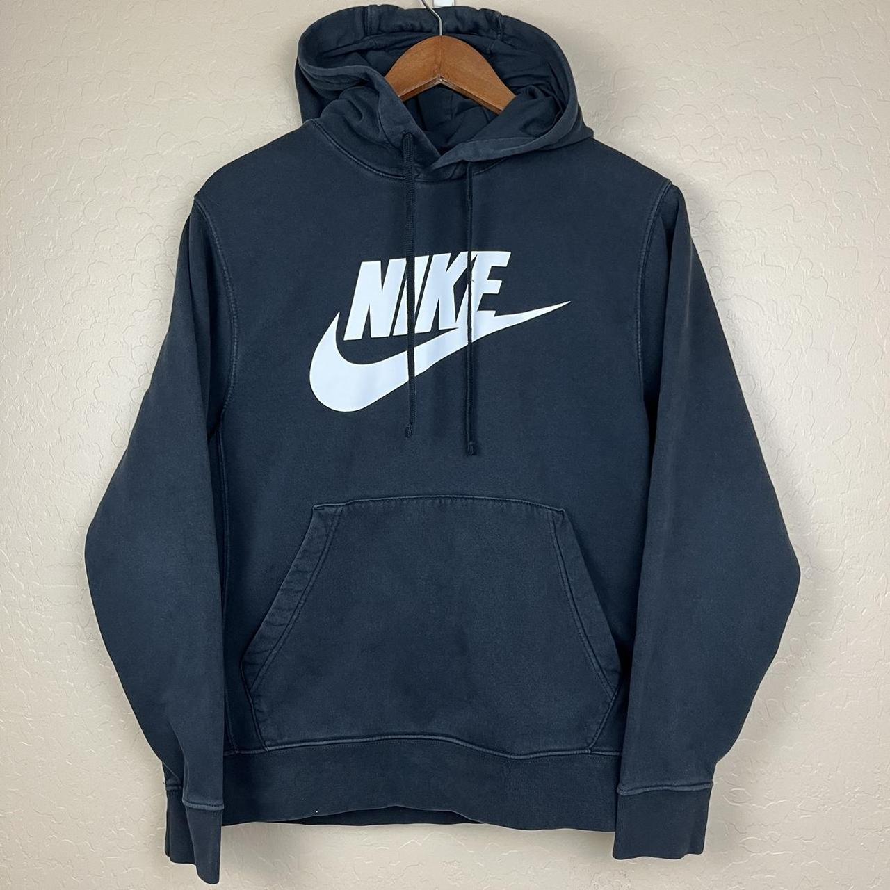 nike small center swoosh hoodie