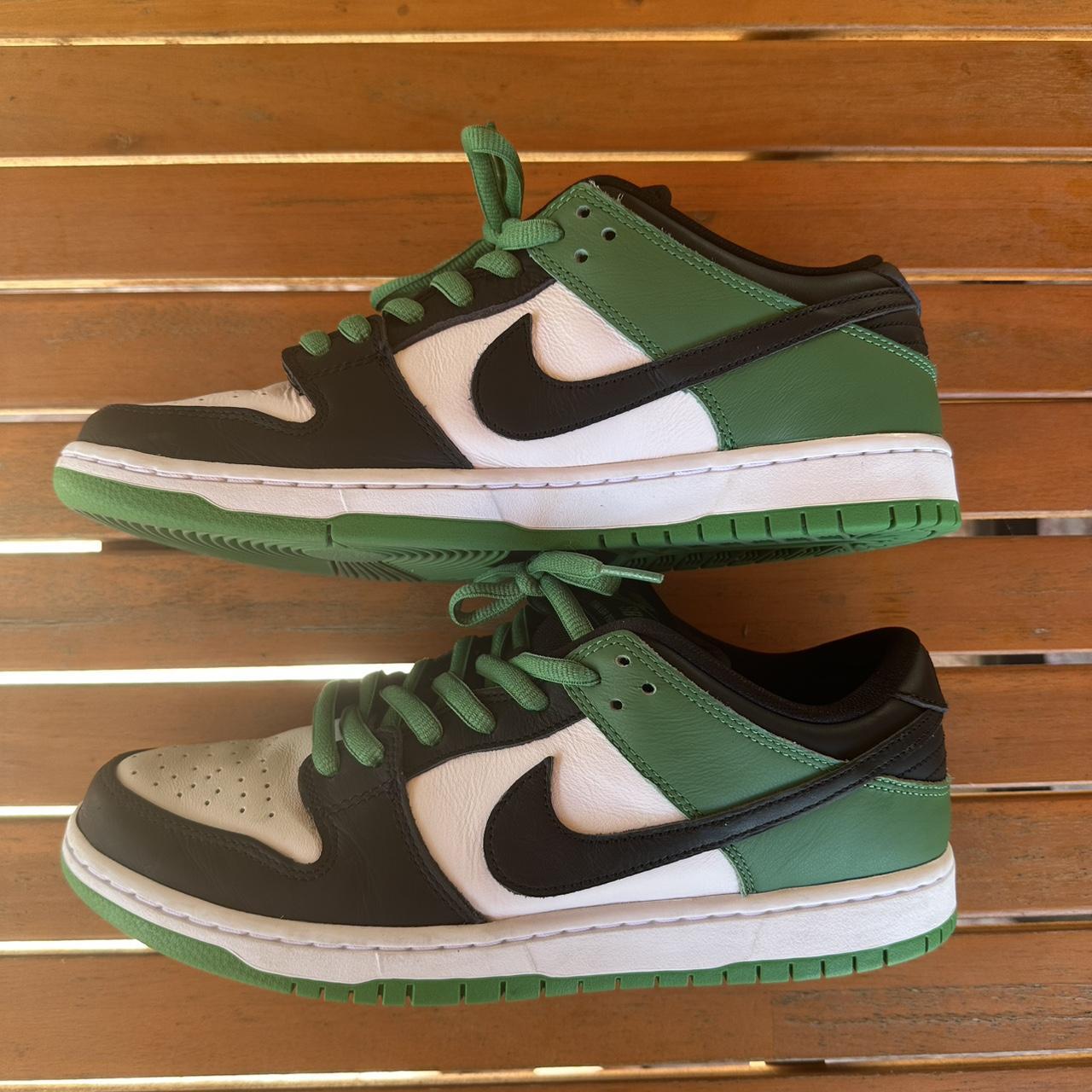 Nike Men\'s Green and Black Trainers