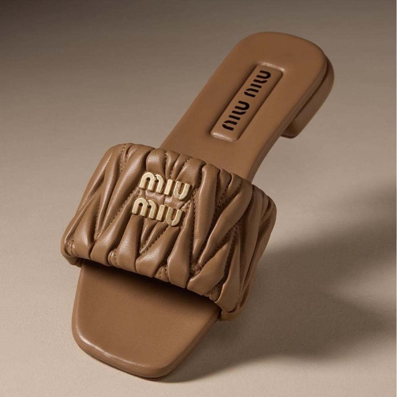 【関税込み】miu miu Matelasse nappa sandals 0400022953538_DARKBROWN?wid=