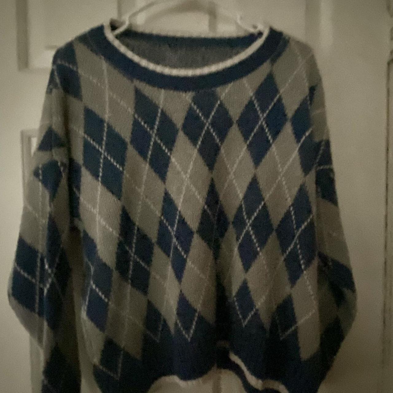 argyle patterned sweater no size or brand listed