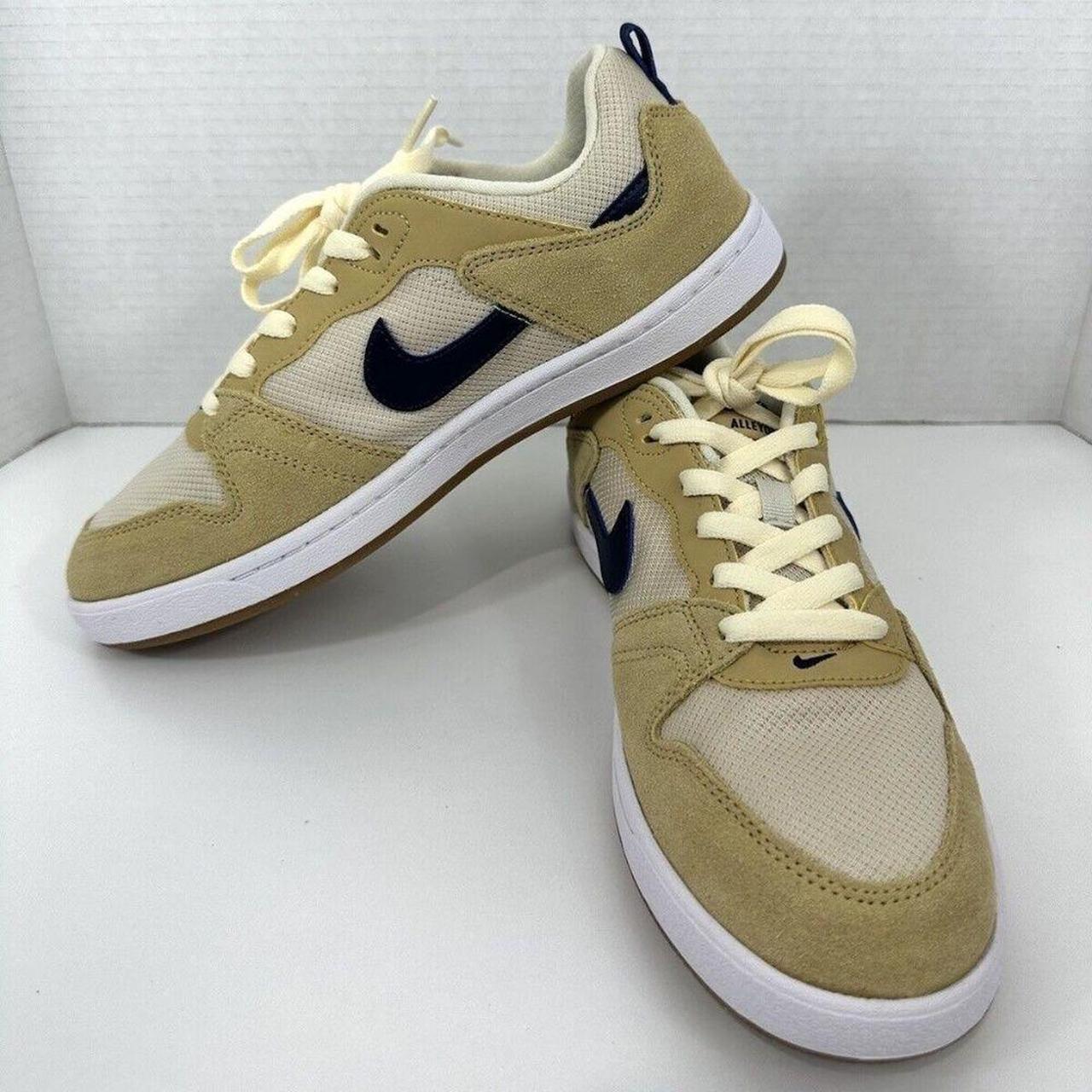 Nike SB Alleyoop (Club Gold, Midnight Navy) purchases Skateboarding Sneakers. Men's Size 8