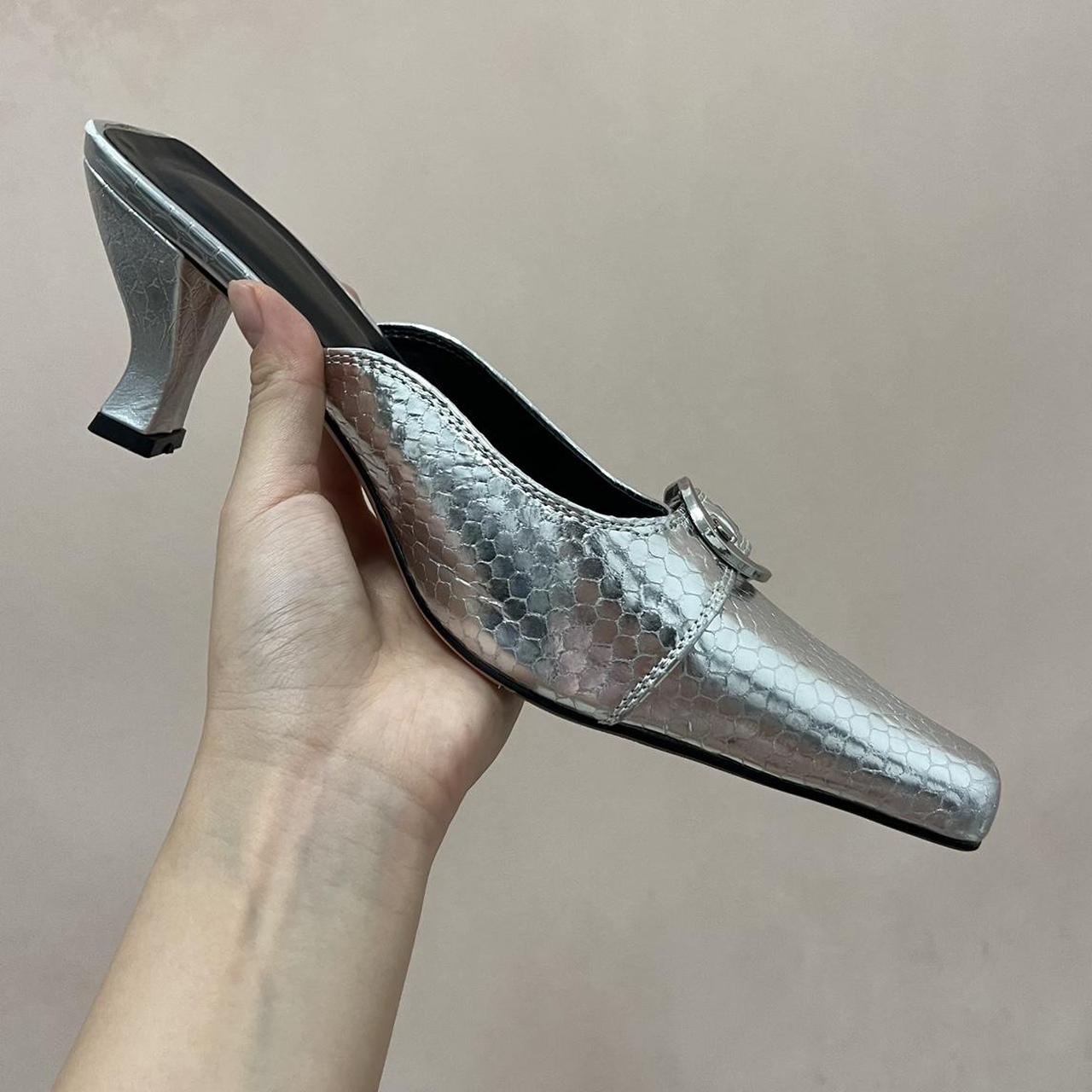 gal gadot wonder woman boots