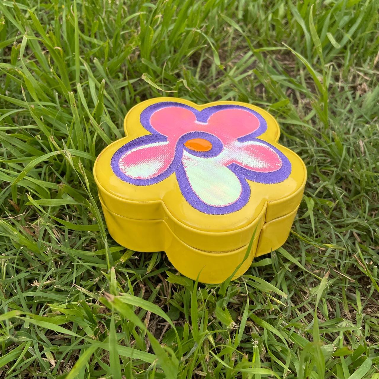 1999 Vintage Flower Jewelry Box 😍💛🌸 💗 Free... Depop