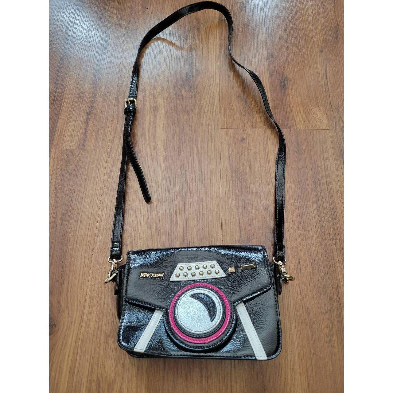 Betsey johnson camera discount bag