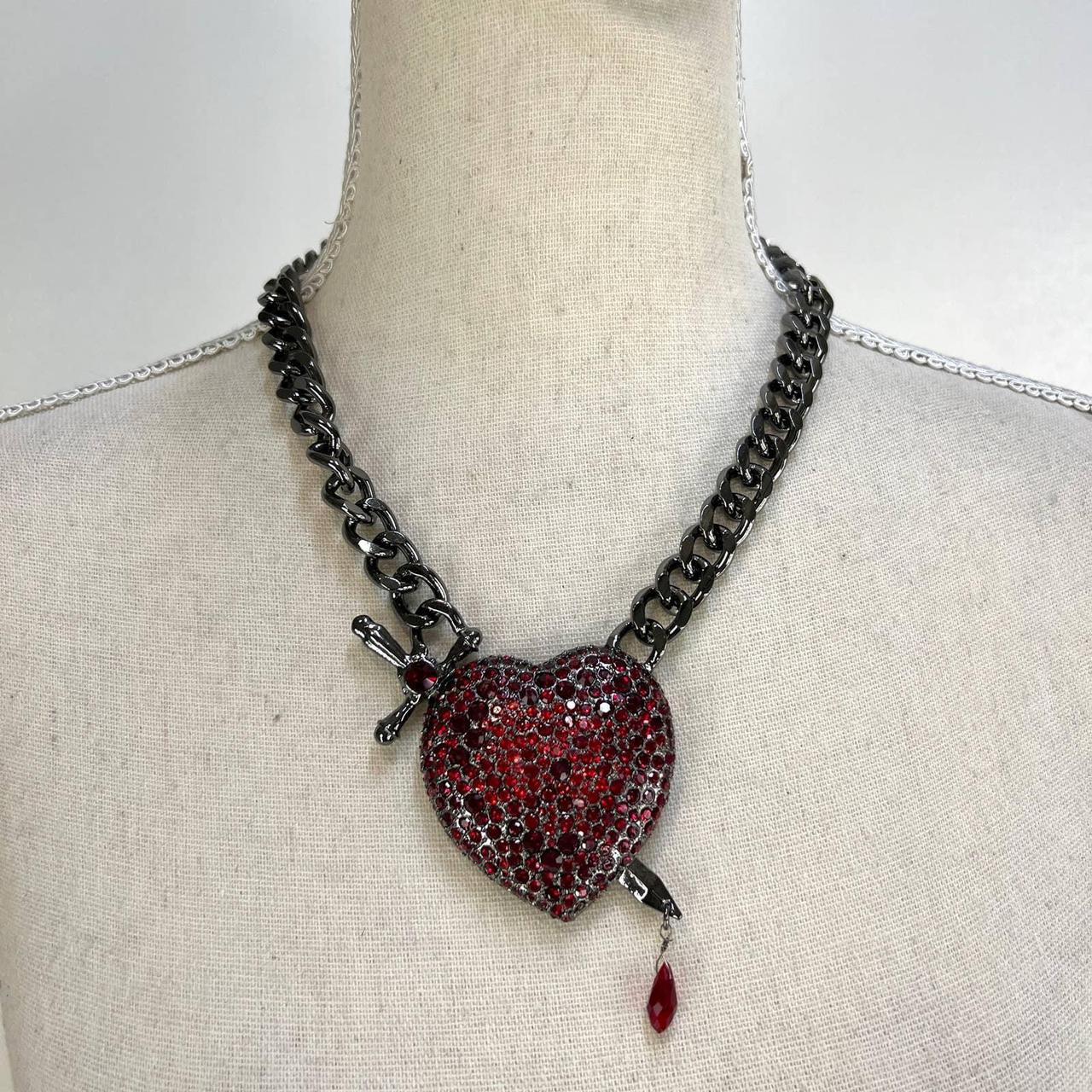 Betsey johnson store heart necklace