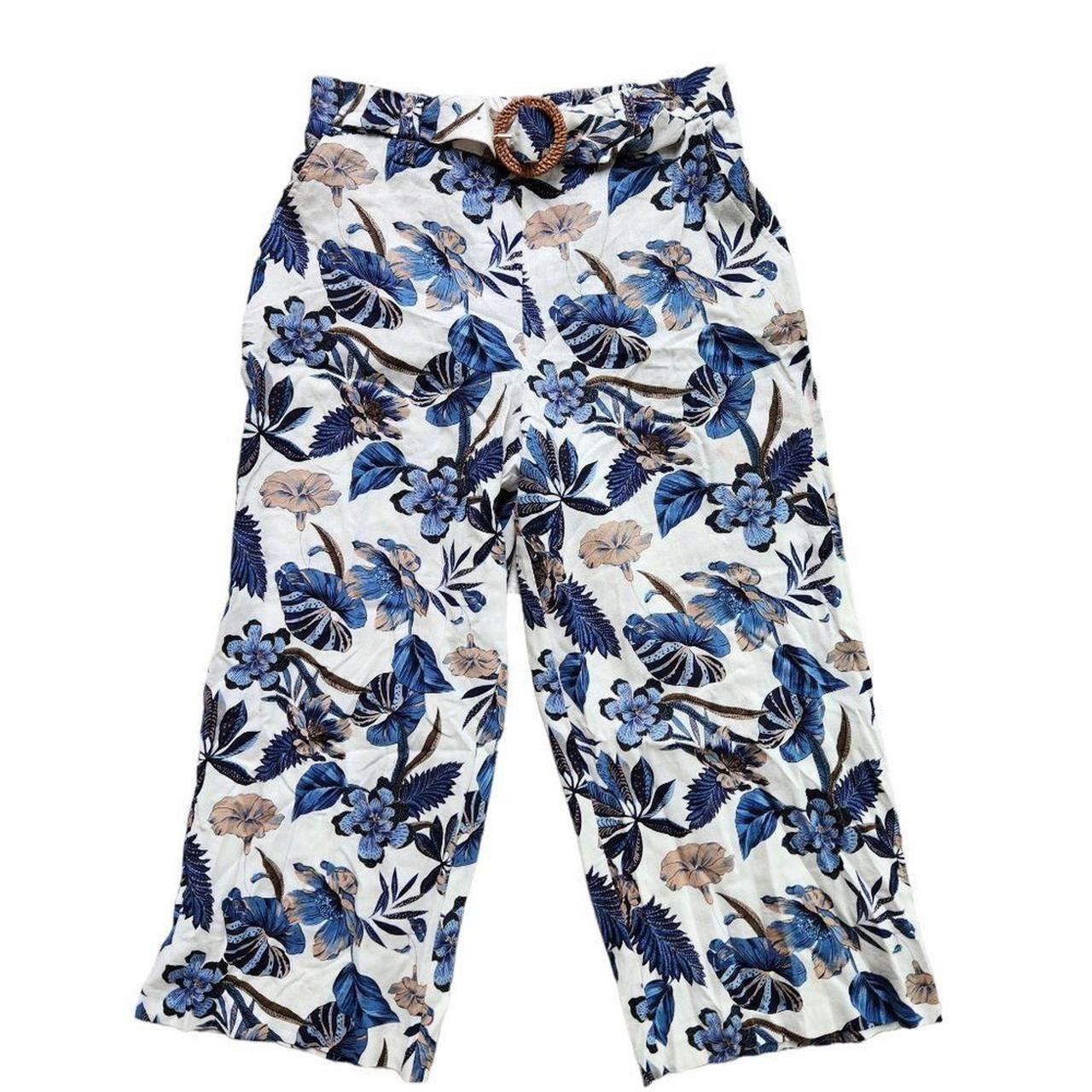 NEW Sigrid Olsen Floral Belted Capri Pants Size 10... - Depop
