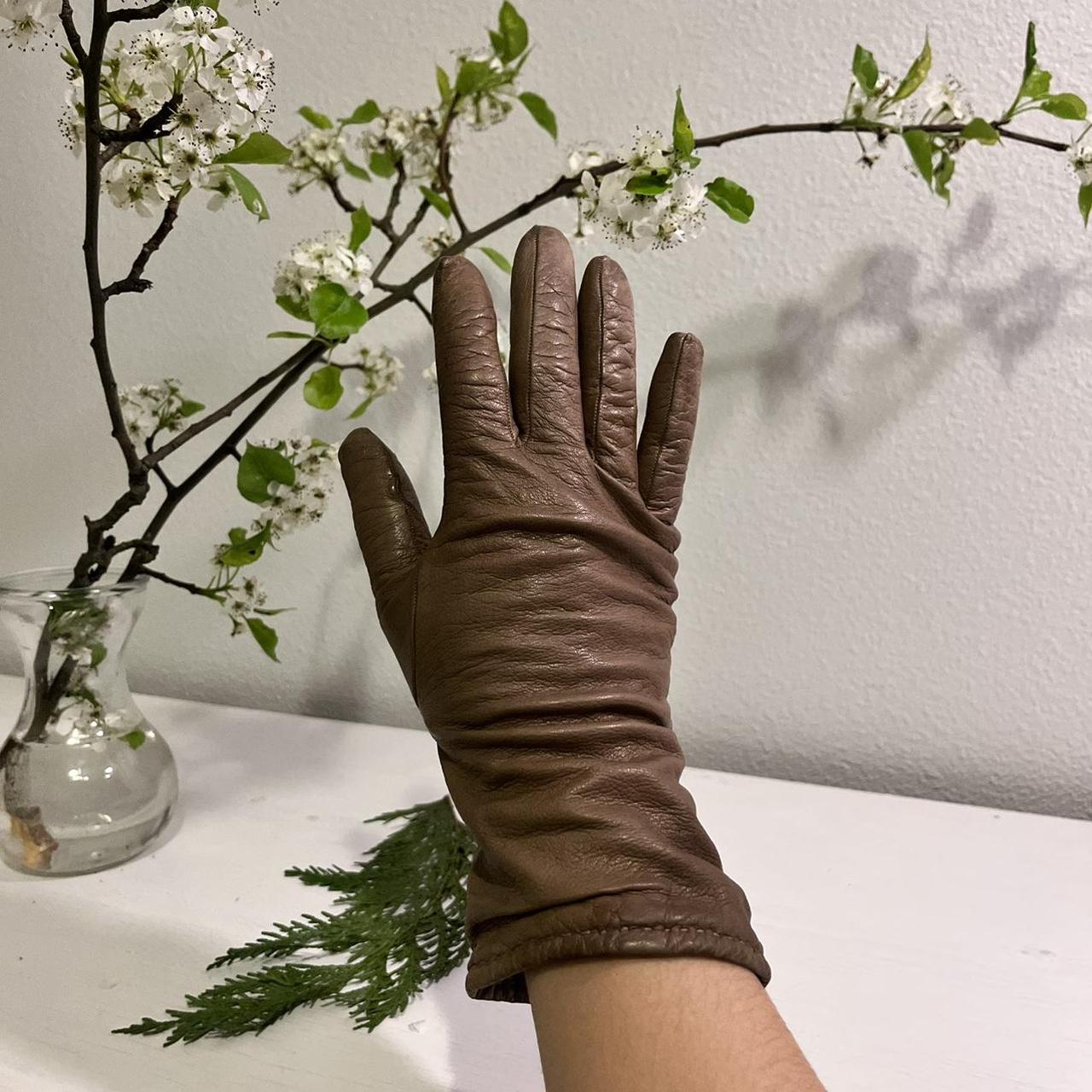 Vintage Soft hot Tan Gloves. Beautiful