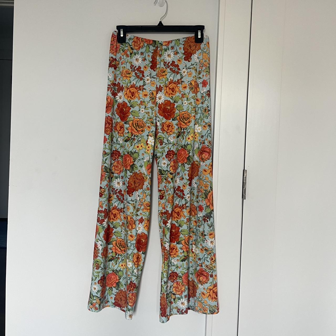 Zara Emerald Floral Print Flare Pants - Depop
