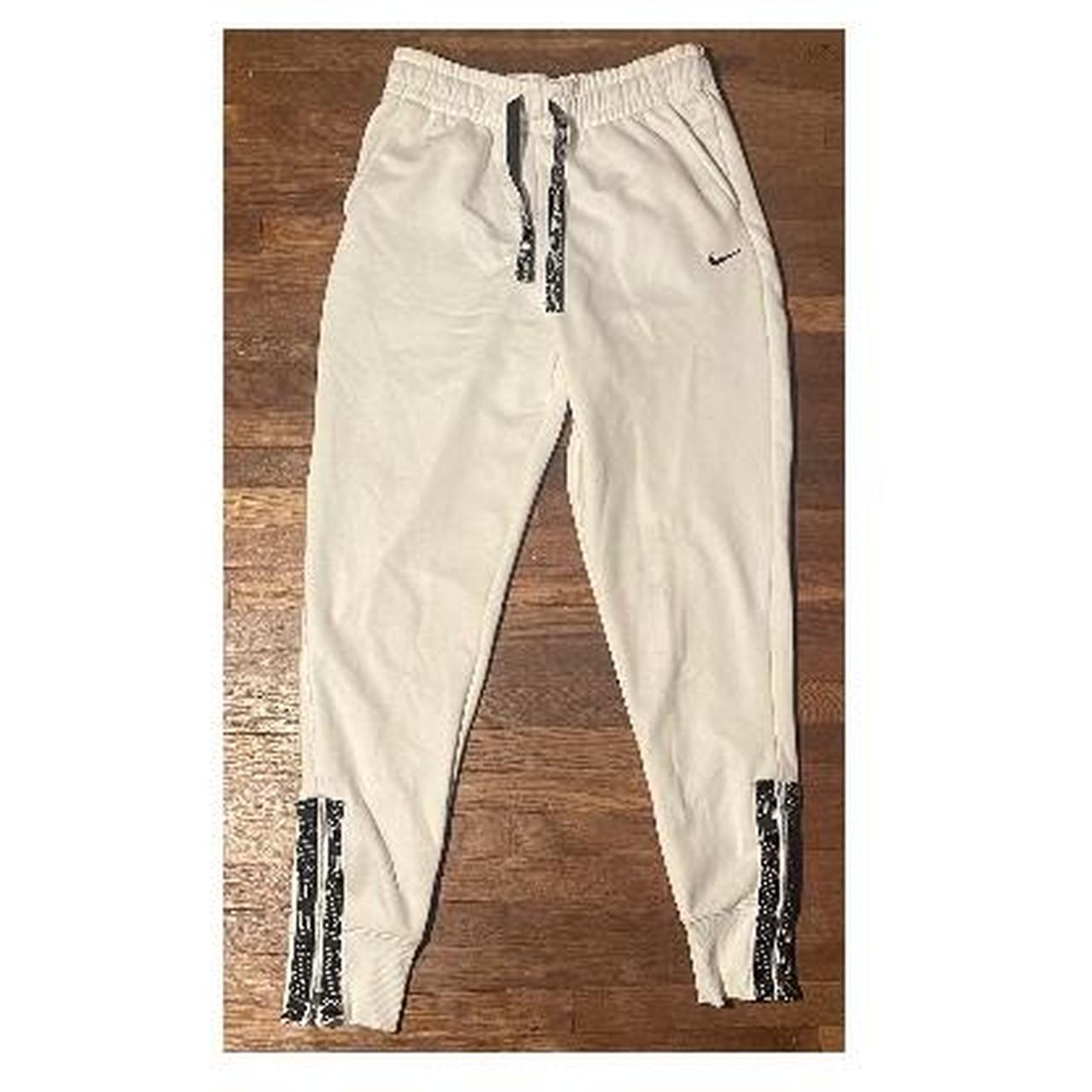 Nike hotsell fuzzy joggers