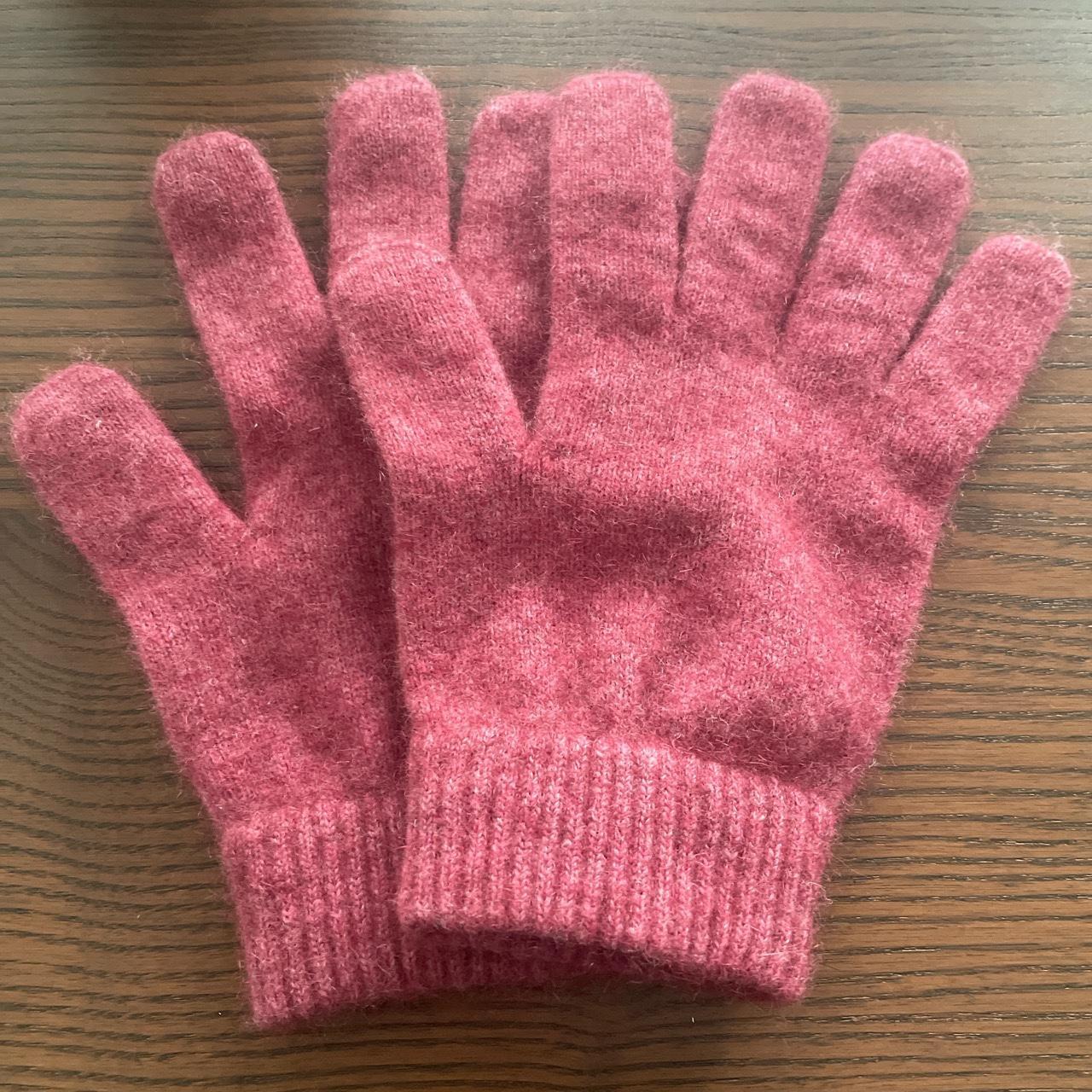 Possums merino glove in red Great condition and... - Depop