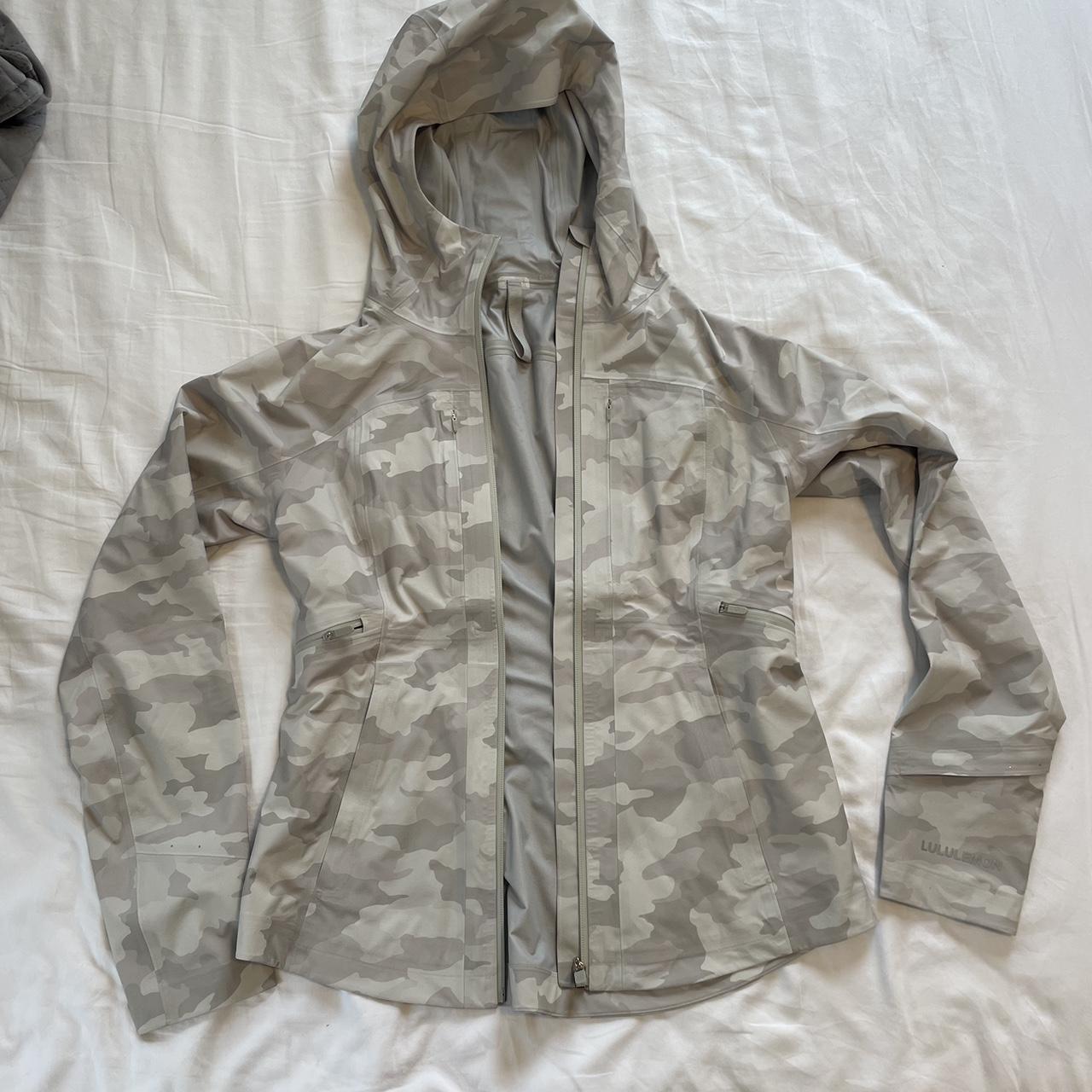 Lululemon camo rain jacket hotsell