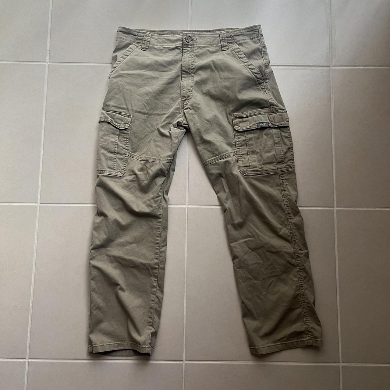 Vintage khaki Wrangler cargo pants ***READ*** -... - Depop