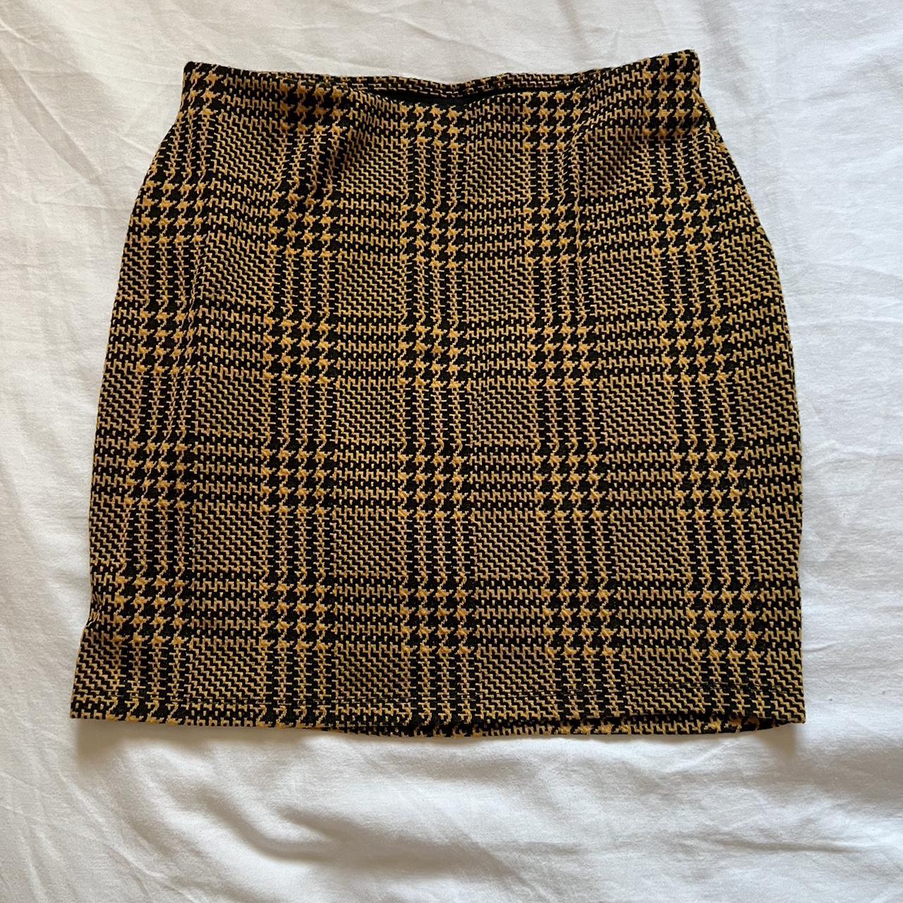 New Look Women's Black and Yellow Skirt | Depop