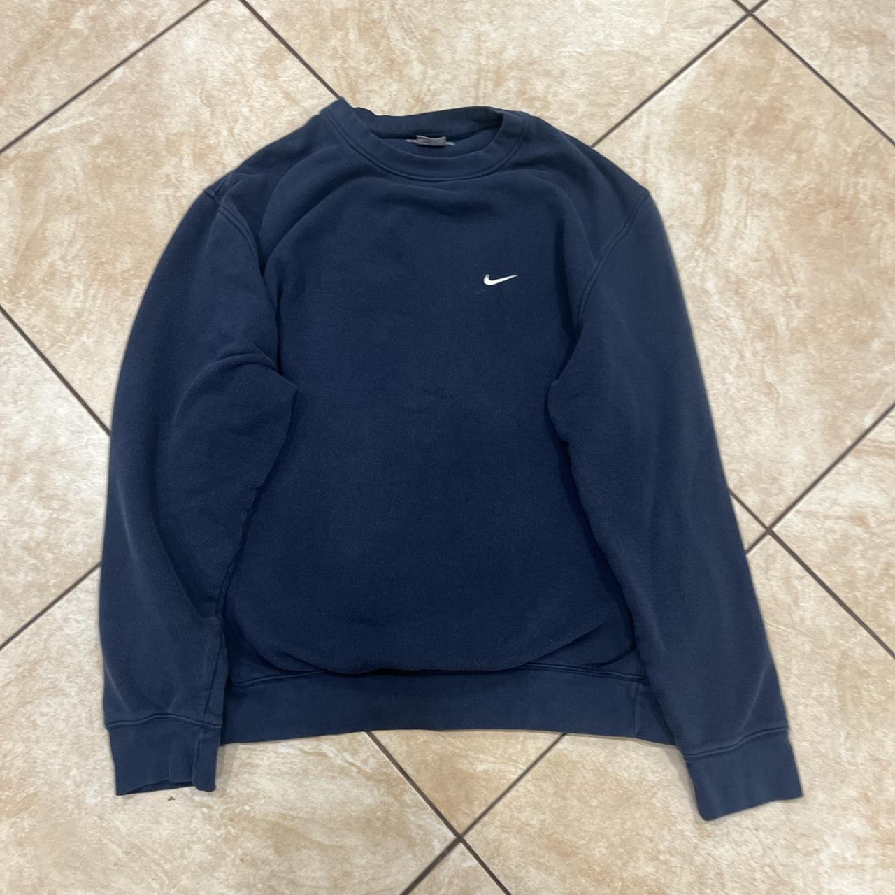 Nike Crewneck Sweatshirt Size L Flaw shown in last