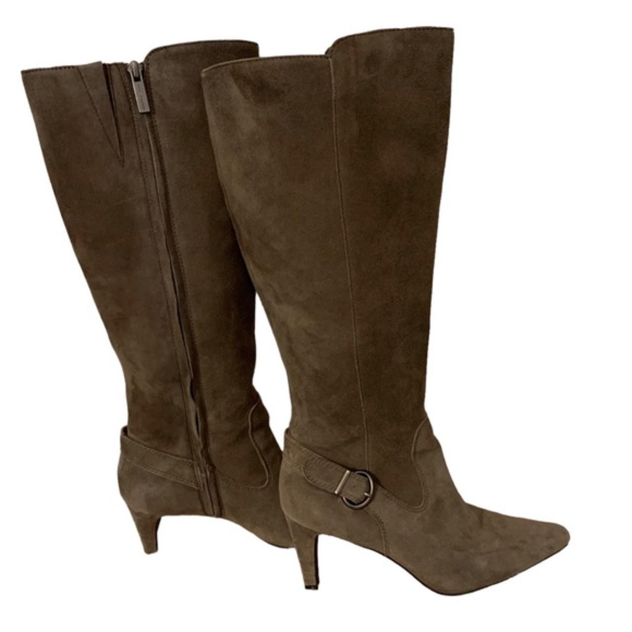 Women's Grey Boots Depop