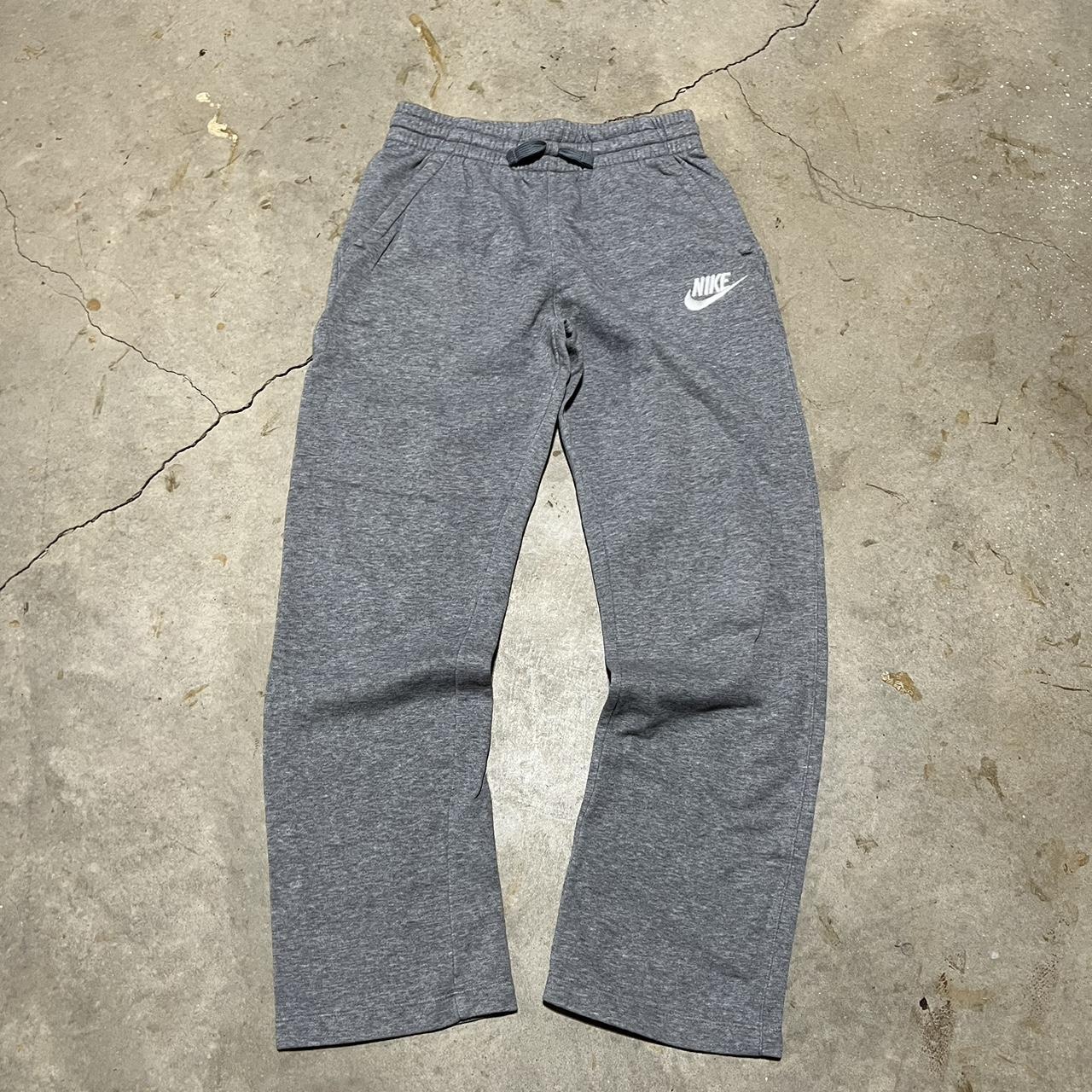 y2k nike sweatpants no tag fit like XS grey nike Depop