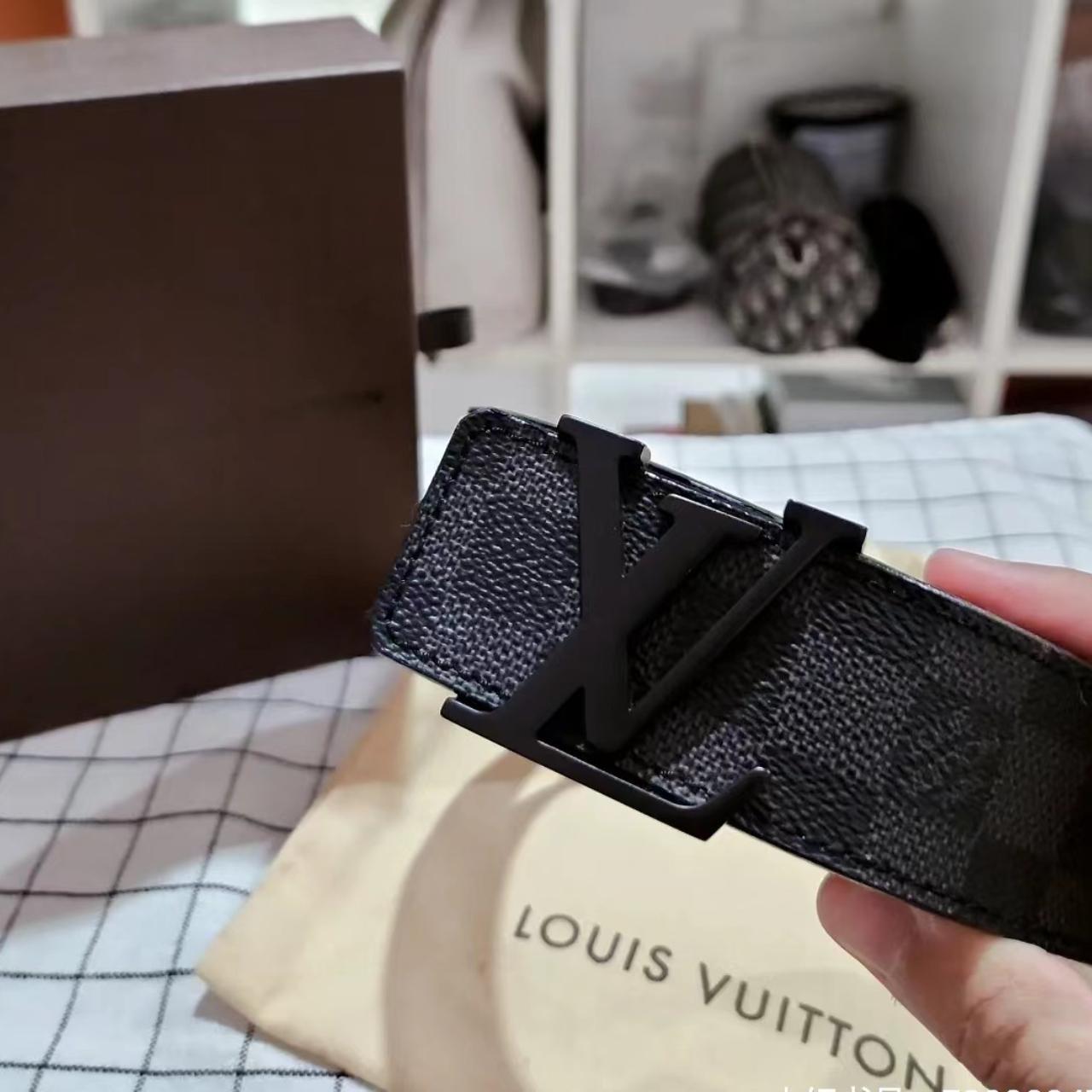 Black checkered Louis Vuitton belt great condition - Depop