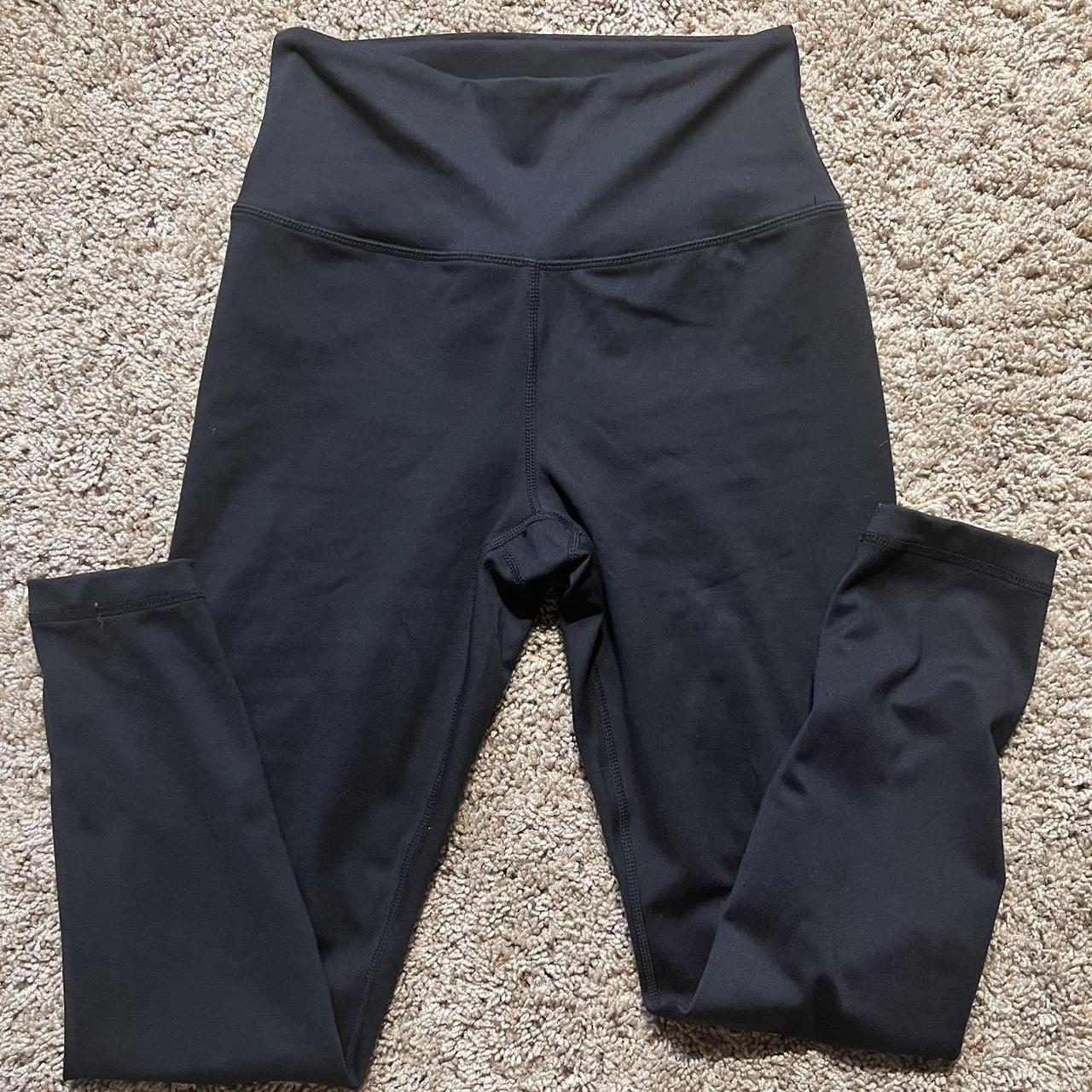 Balance quarter length leggings black medium Soft - Depop