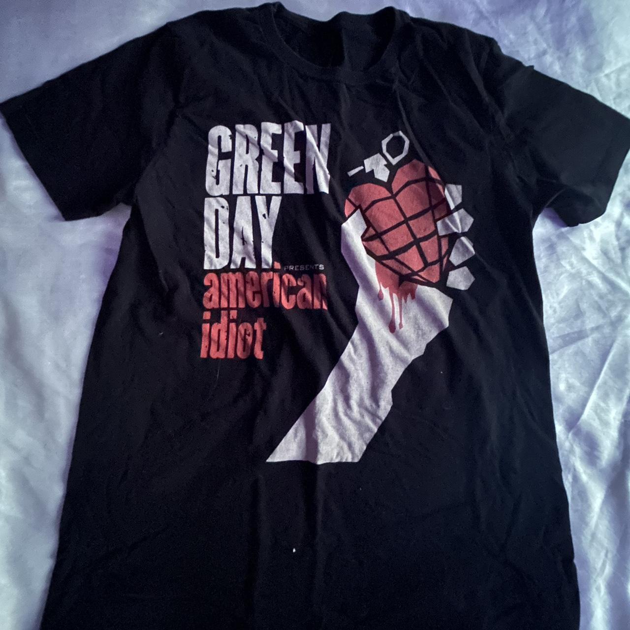 Green Day shirt I got this at hot topic a few years - Depop