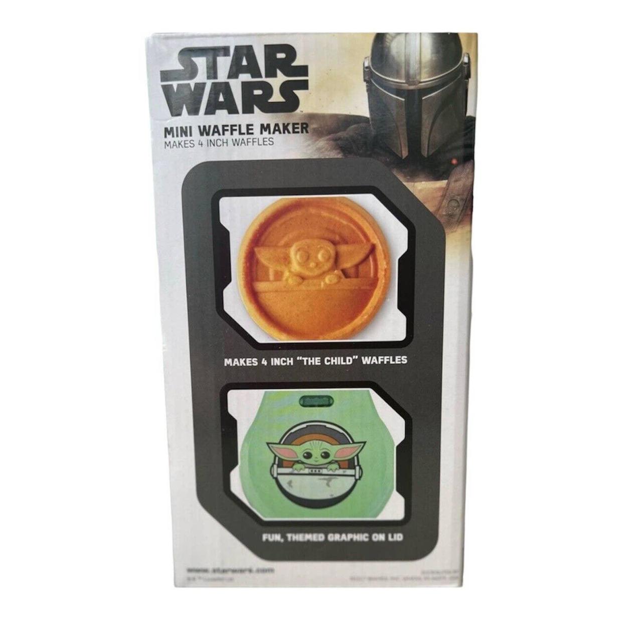 Star Wars - Green The Mandalorian The Child Mini Waffle Maker