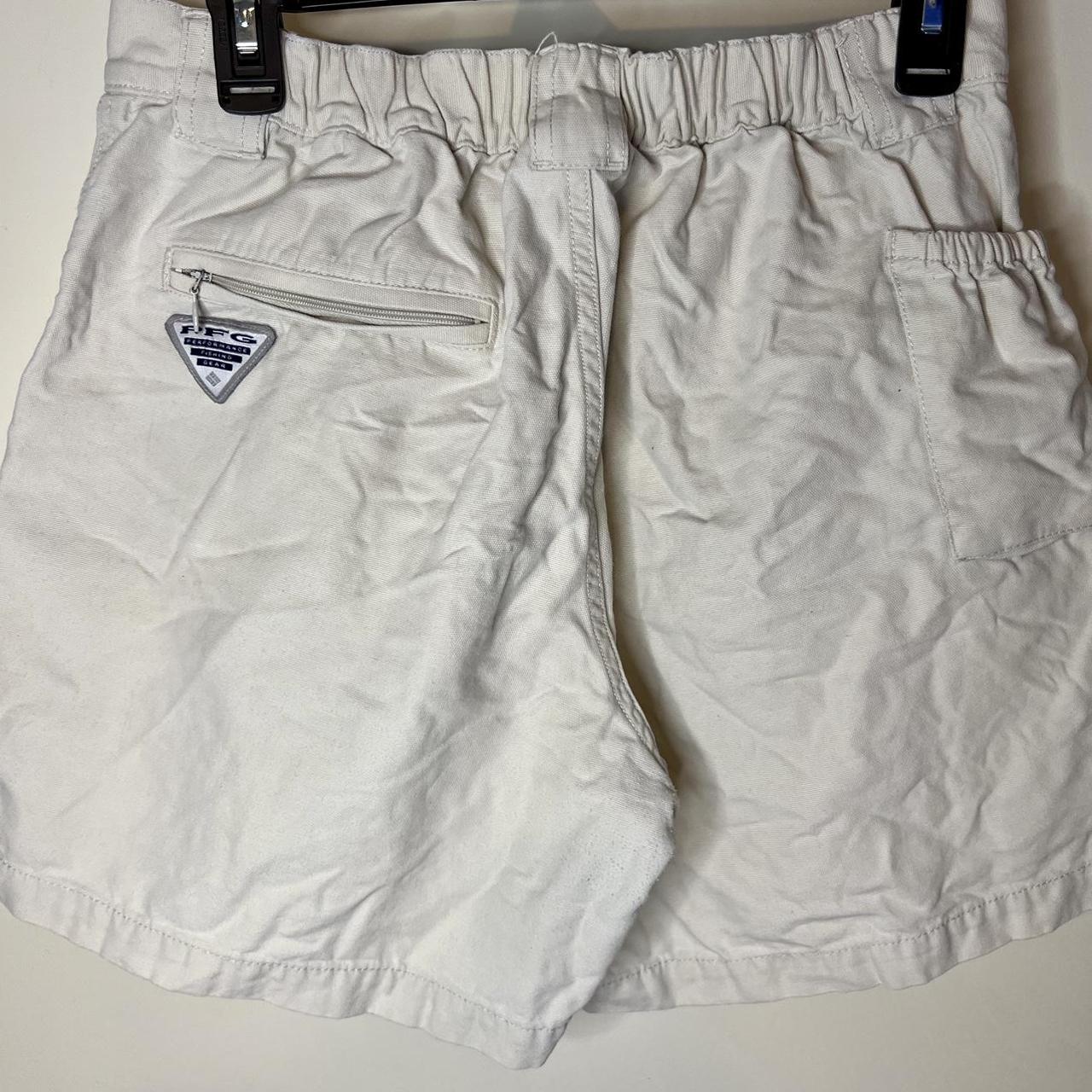 Columbia Sportswear Men's Khaki Shorts Depop