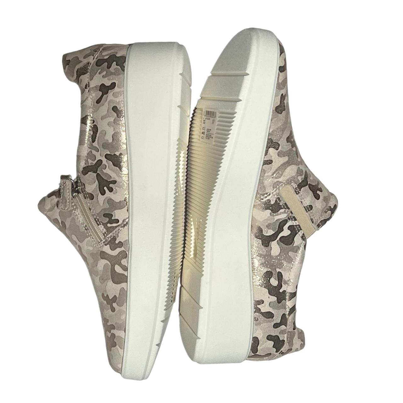 clarks layton pace platform sneakers