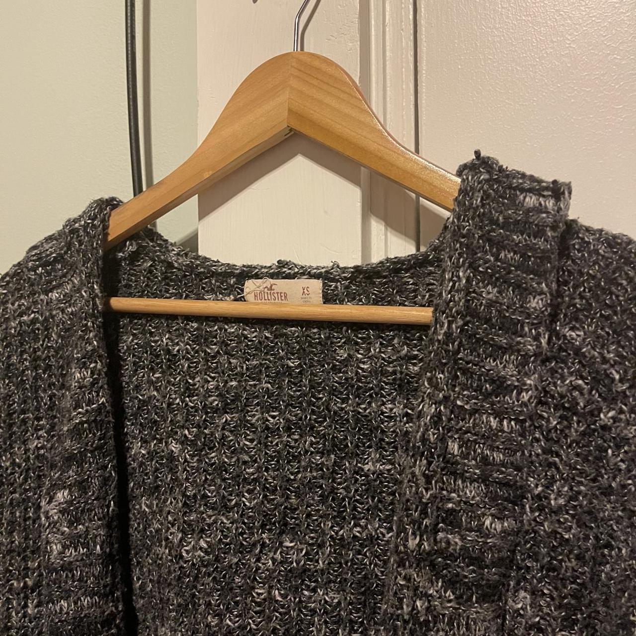 Hollister cardigan Perfect for the fall Size XS... Depop