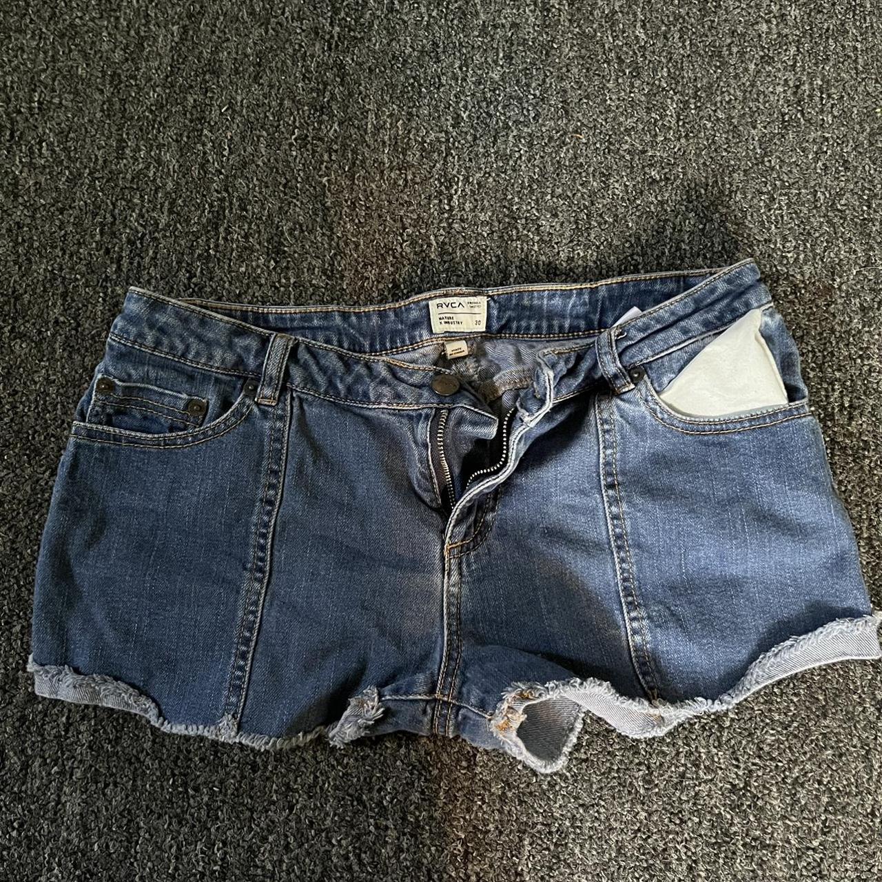 RVCA Low rise shorts Super cute, size 30 ! #rvca... - Depop