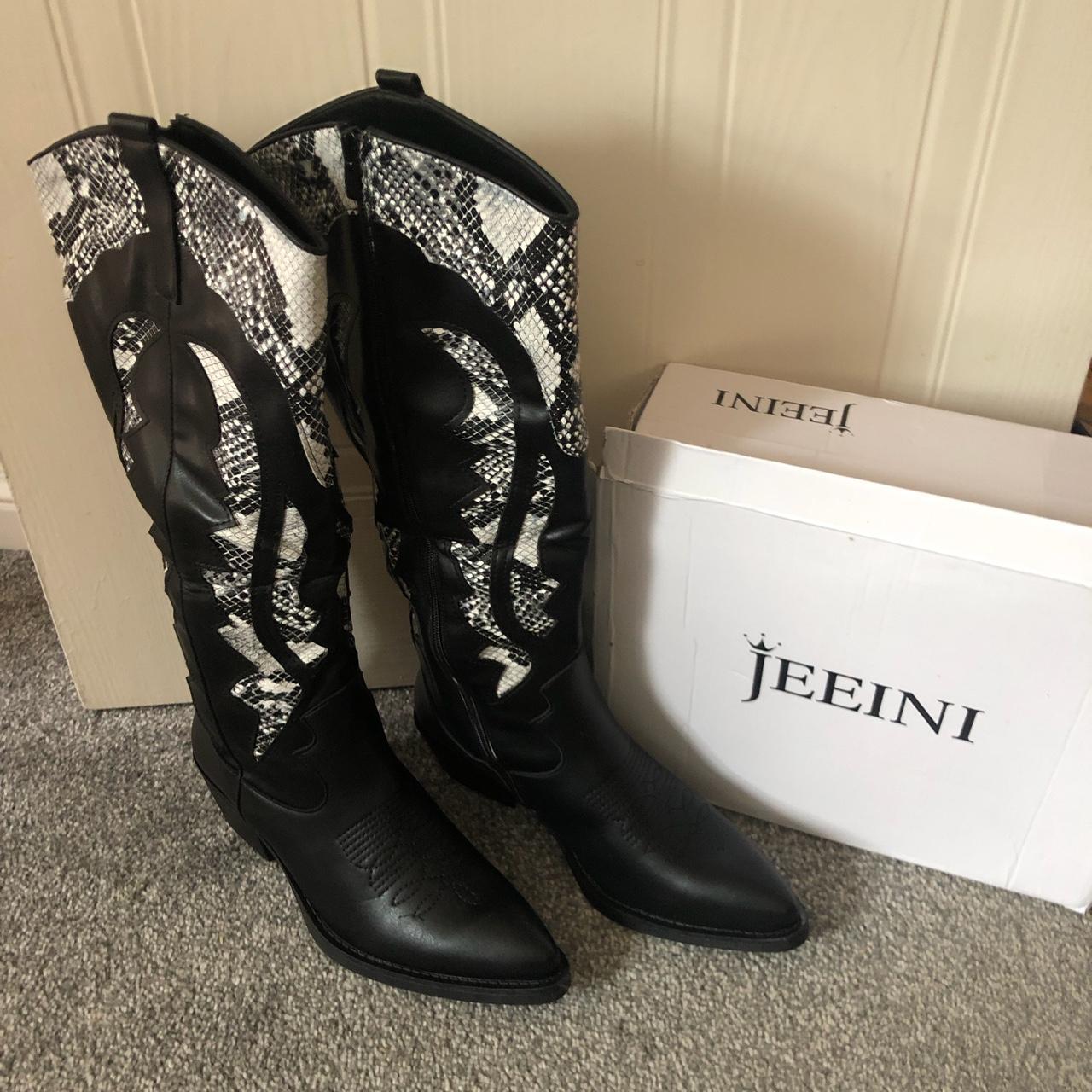 EGO Women's Black and White Boots Depop
