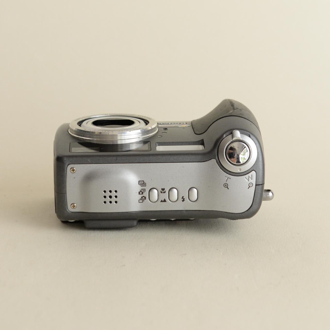 Kodak EasyShare DX7630 6.1MP Digital camera with... Depop