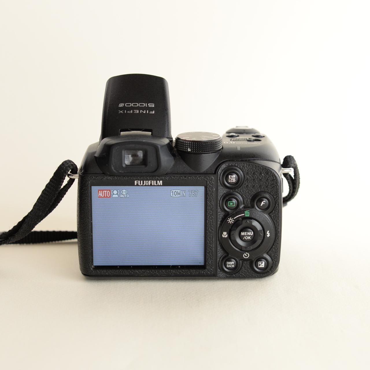 Fujifilm FinePix S1000fd 10.0MP Digital camera w/... Depop