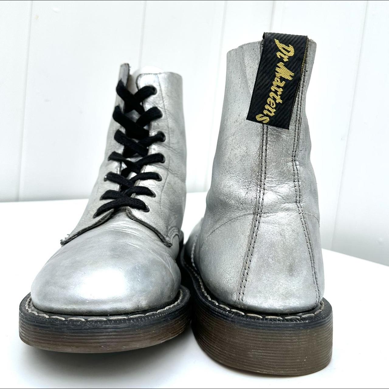 Dr martens hotsell metallic silver