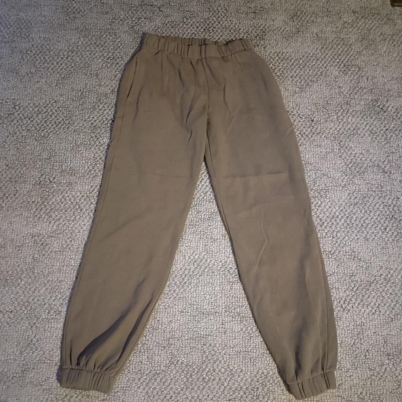 Brandy Melville Cargo Pants Brandy Melville tan - Depop