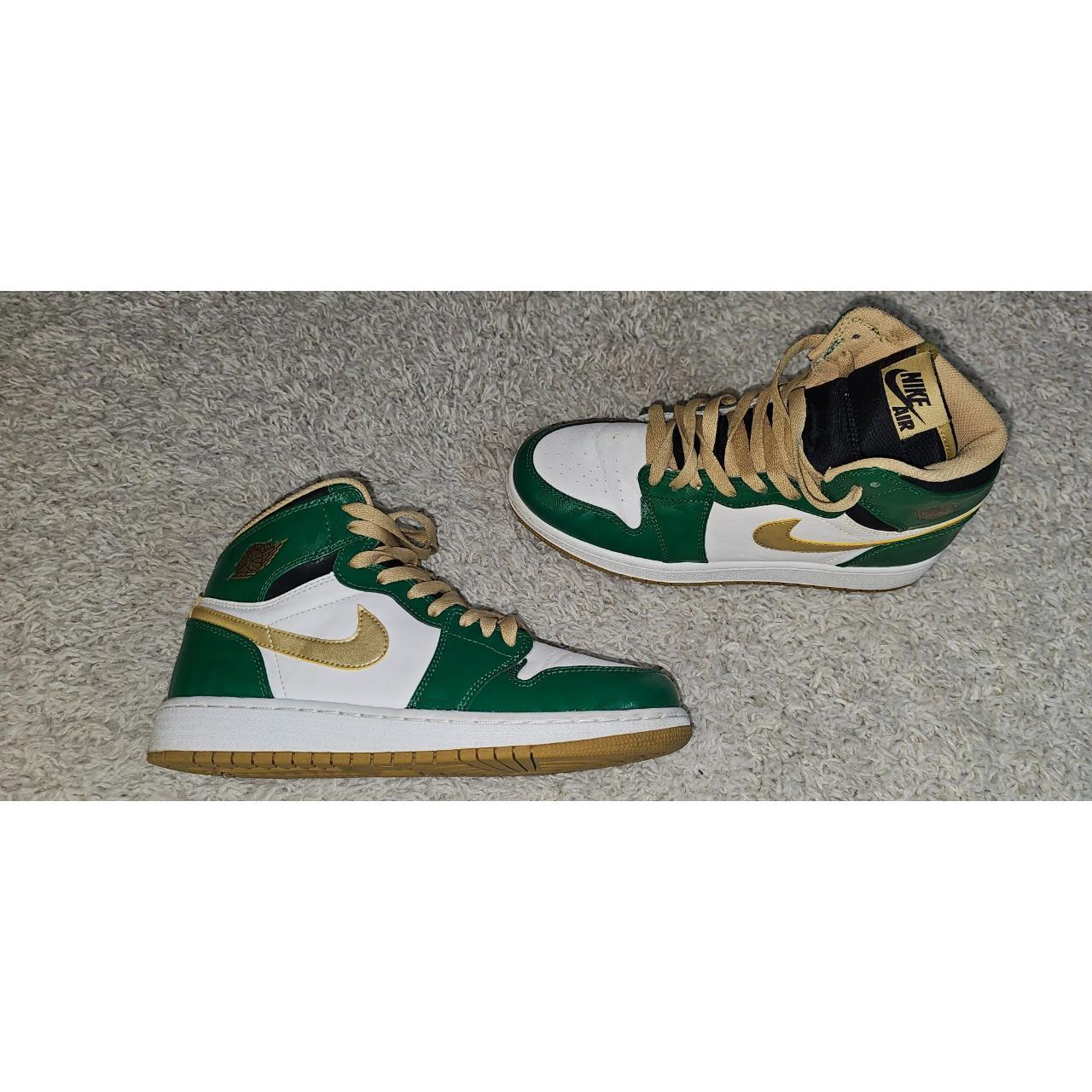 Air Jordan 1 Retro High OG GS Celtics size... - Depop