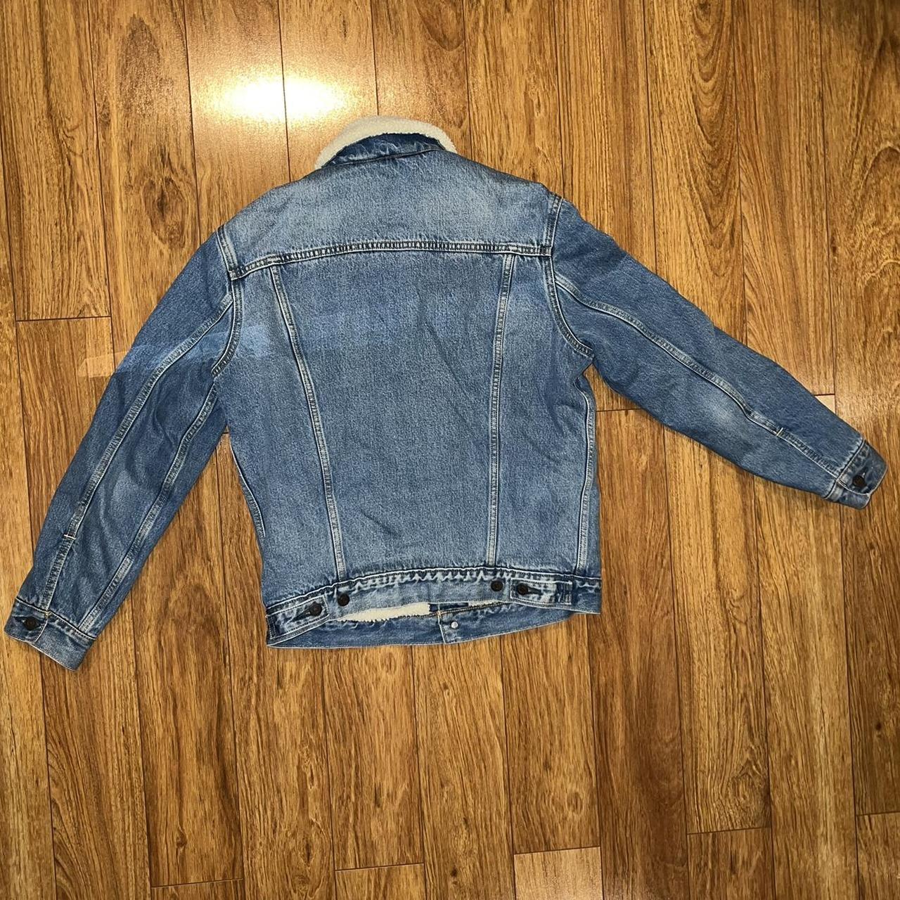 Levi’s Sherpa lined Jean jacket PC9-705980026 Size... - Depop