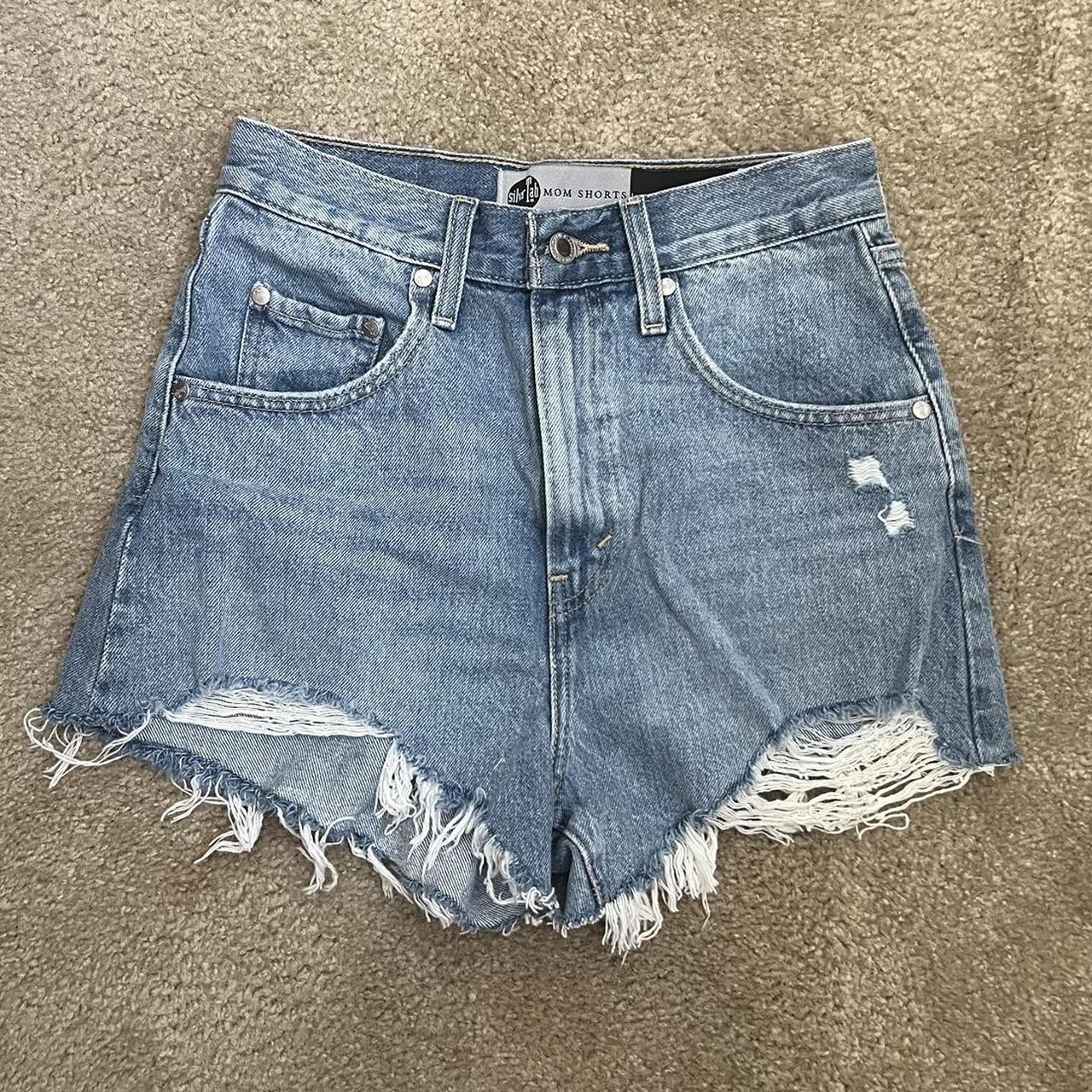 Levi's High waisted mom shorts size 28 Silver Tab - Depop