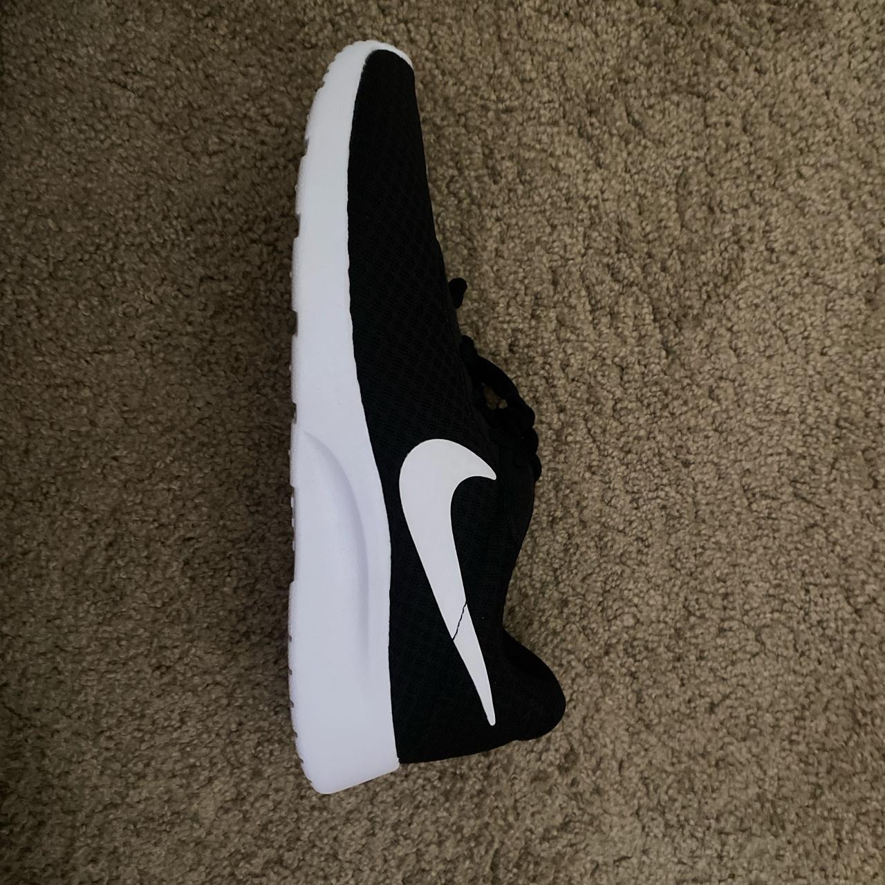 womens black white nike