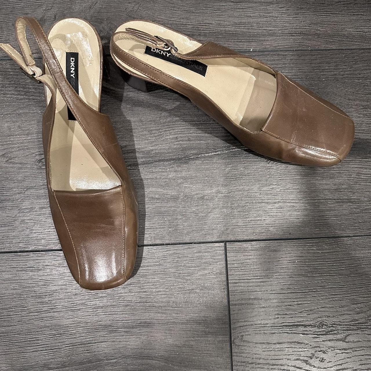 DKNY Women's Brown and Cream Sandals | Depop