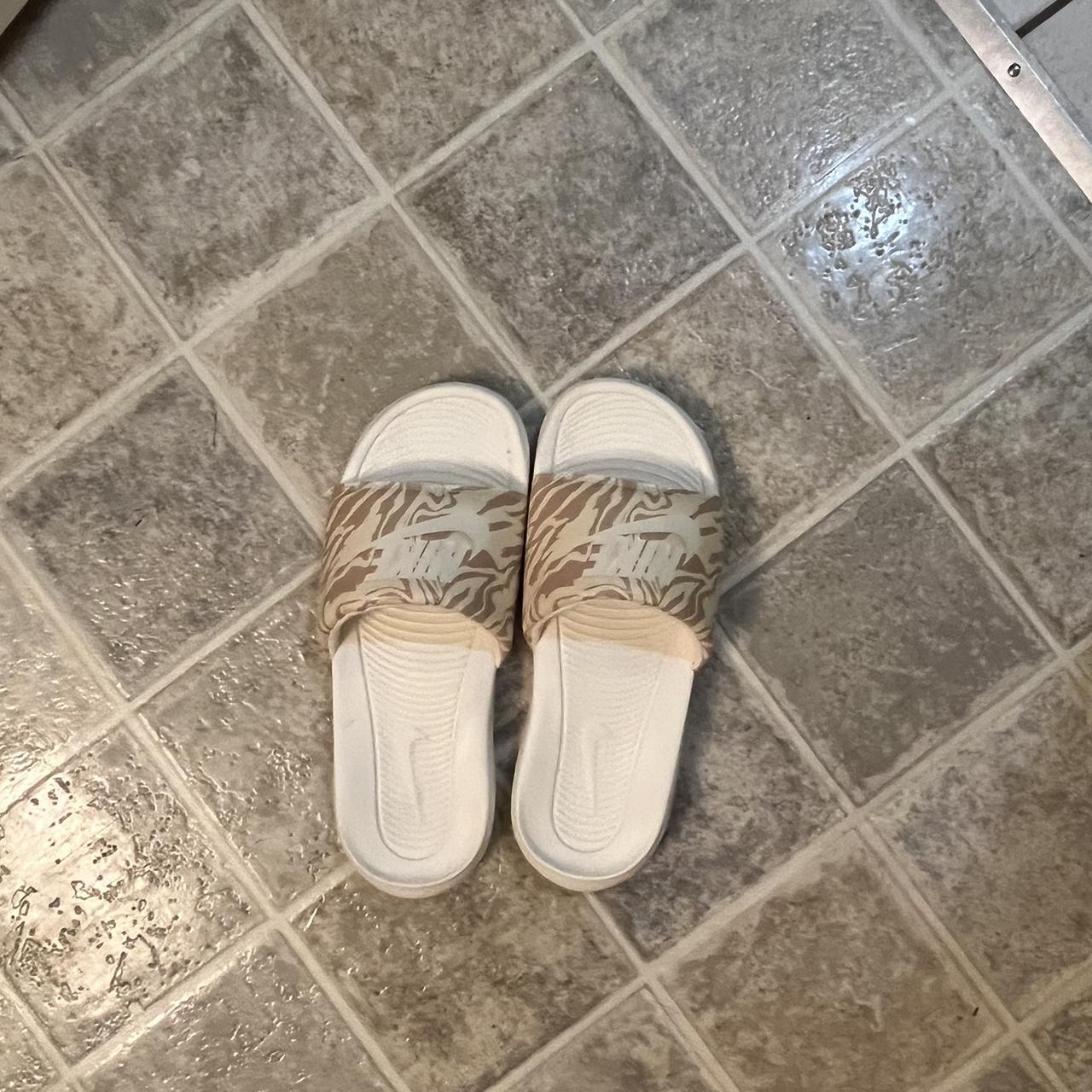 Zebra nike hot sale slides