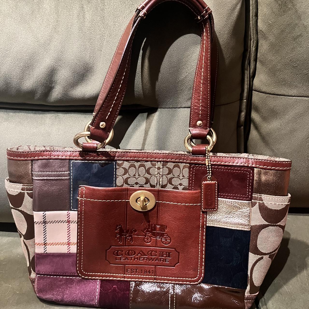 Y2K Coach patchwork purse 👜 medium size and in great | Depop