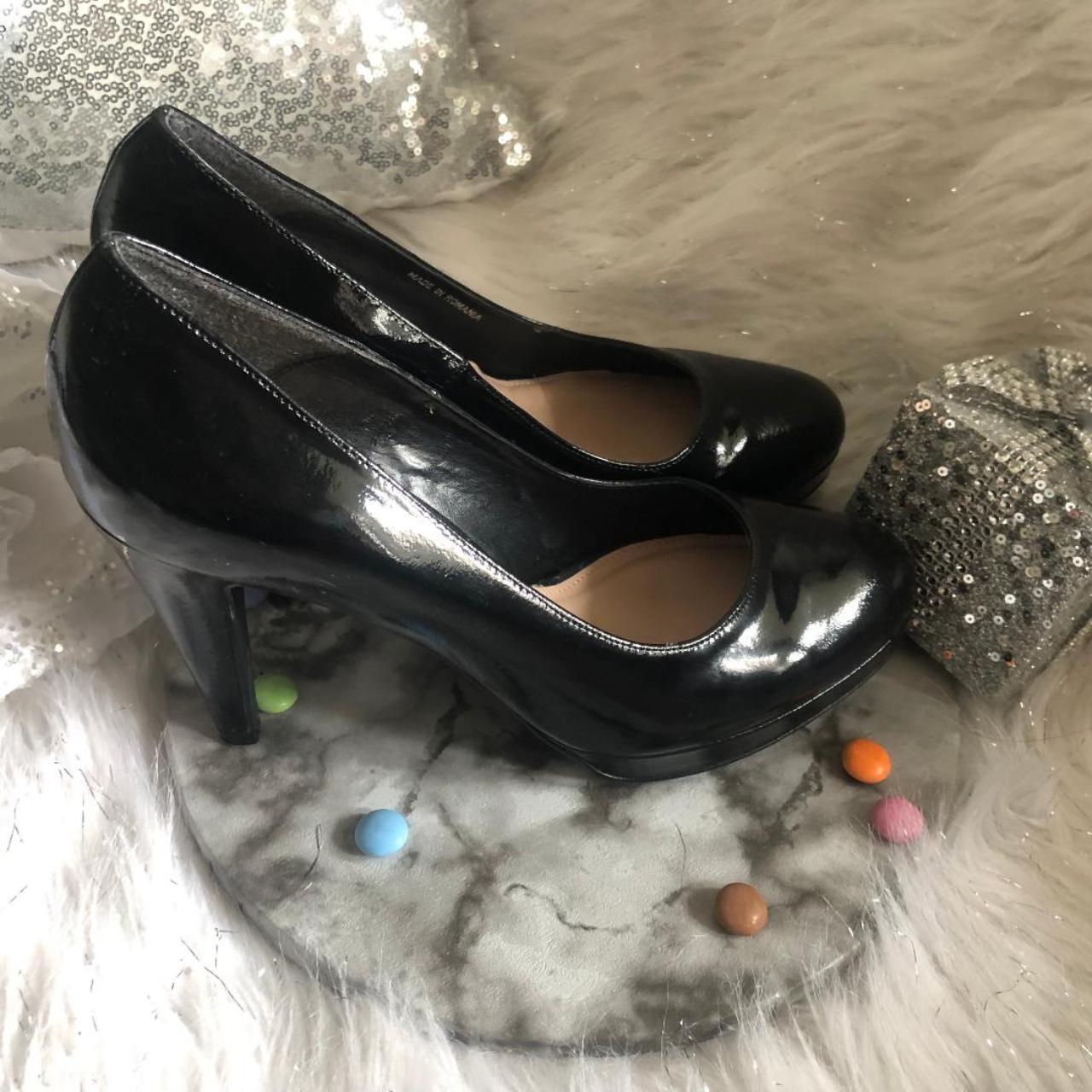 Carvela Alison Product 4048900319 Black. Depop