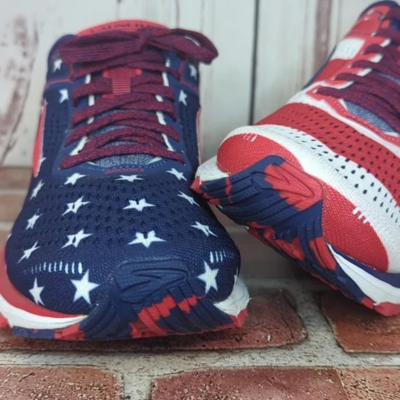 Brooks stars clearance and stripes sneakers