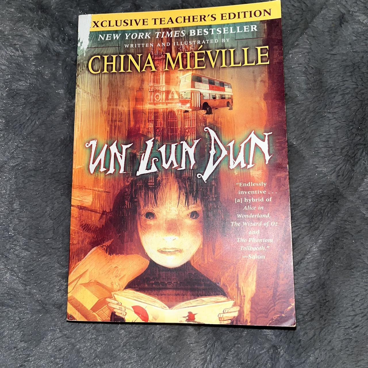 Un Lun Dun by China Miéville 💚 A really cute and... - Depop