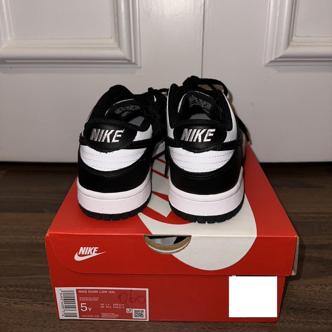 Nike Women's Black and White Trainers Depop