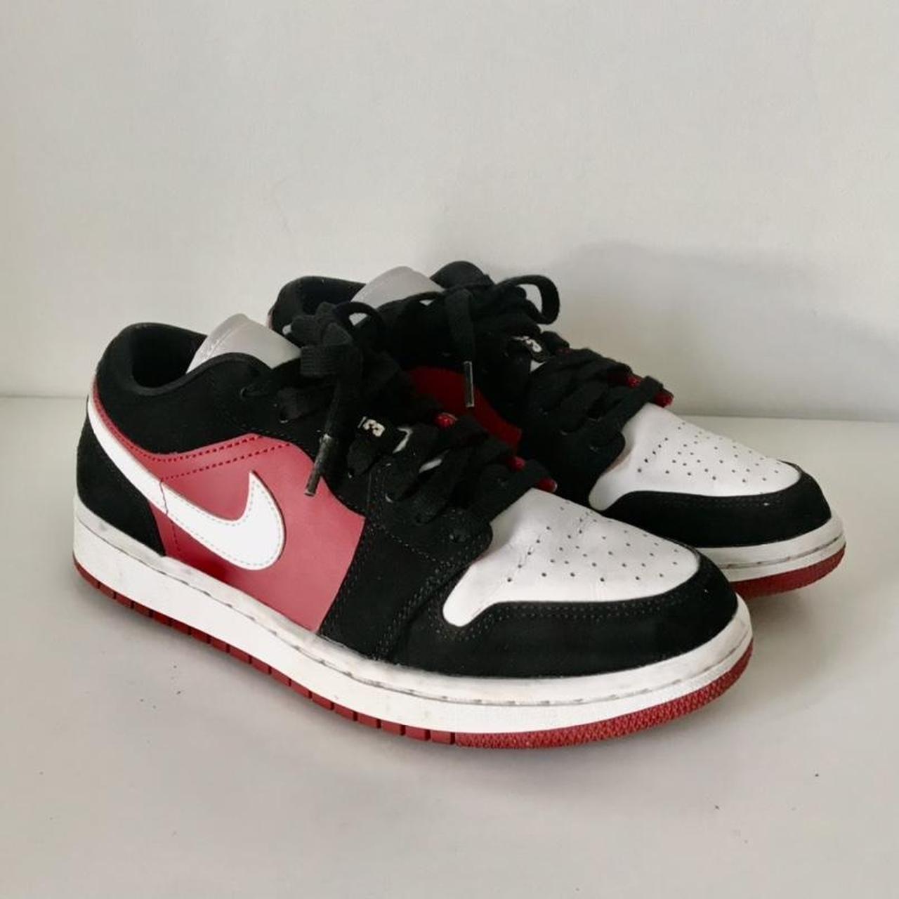 Nike Women's Red and Black Trainers | Depop